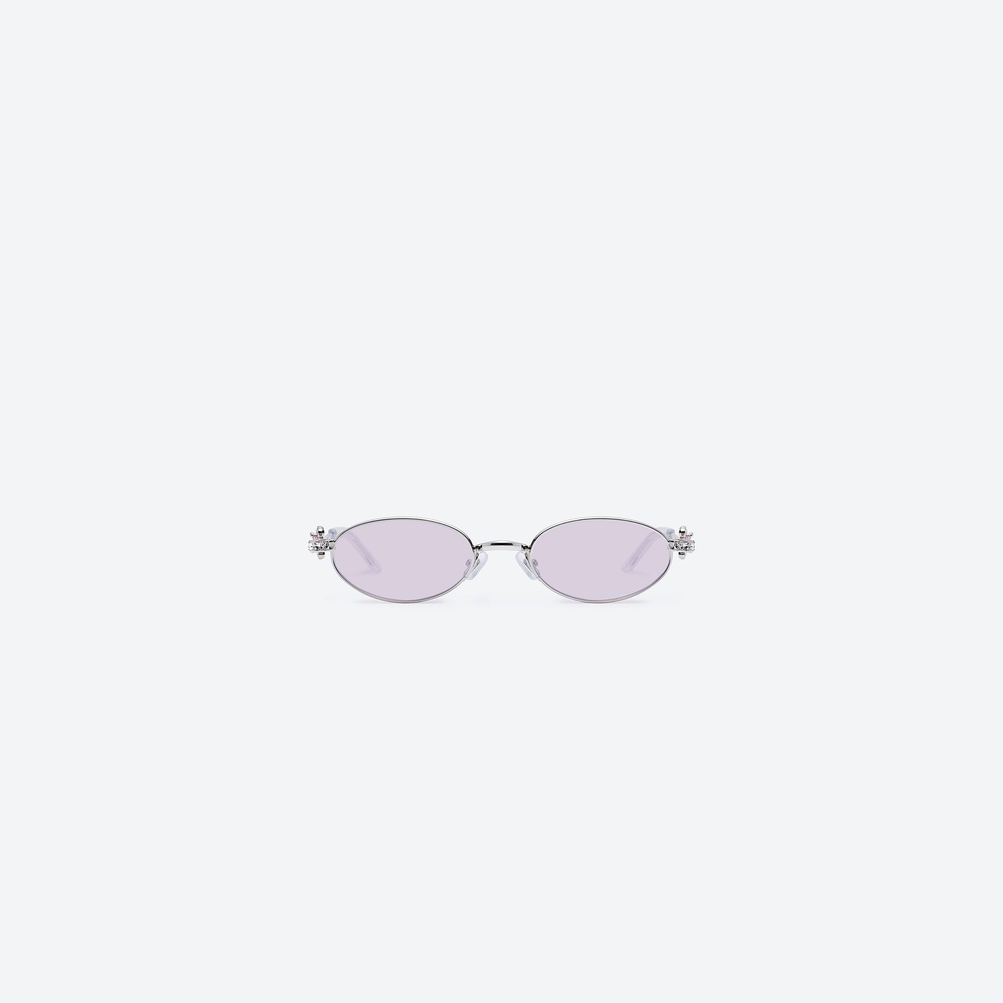 A front view of Gentle Monster On Ring 02(V) Silver Metal framed Oval sunglasses.