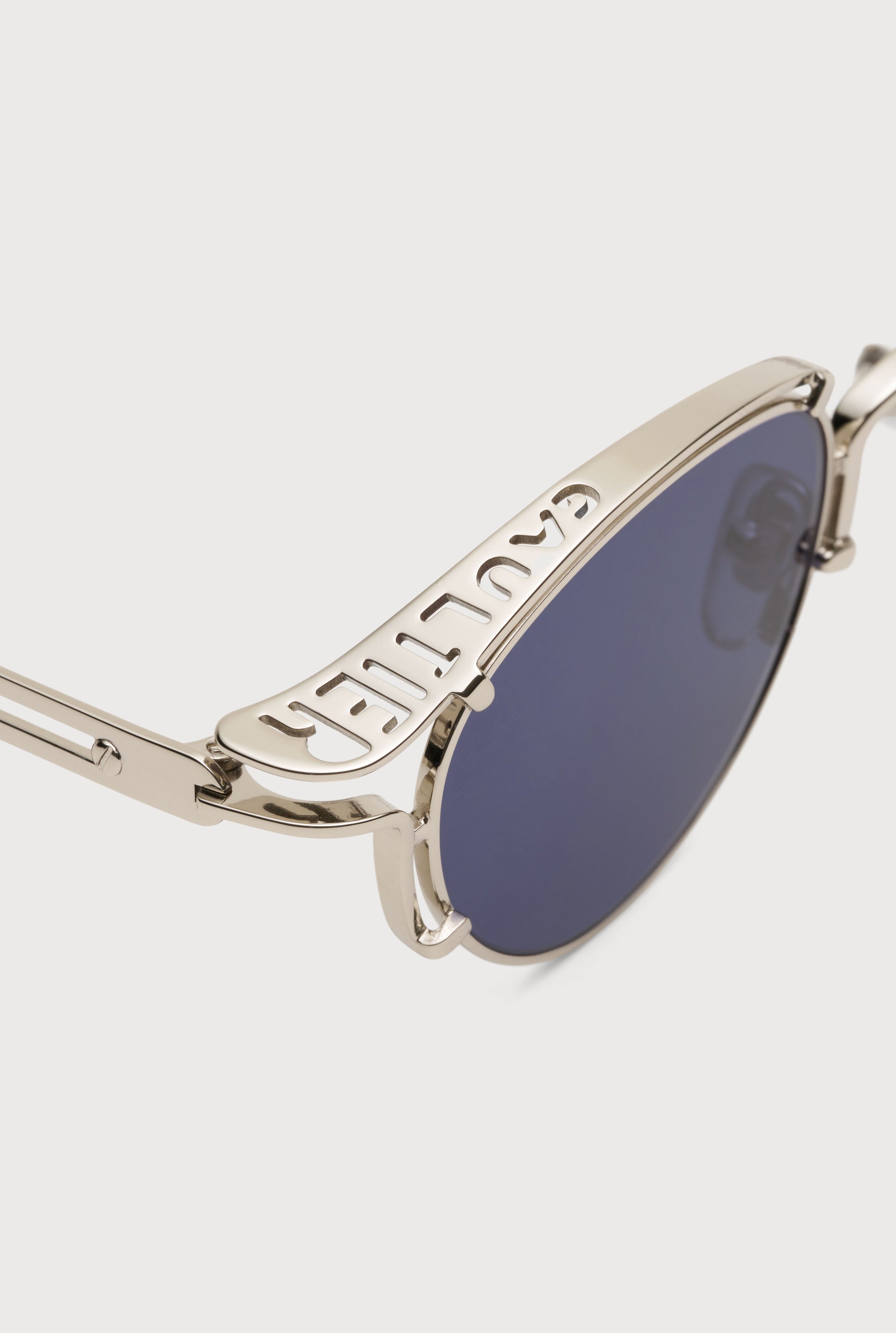 The Silver 56-5102 Sunglasses