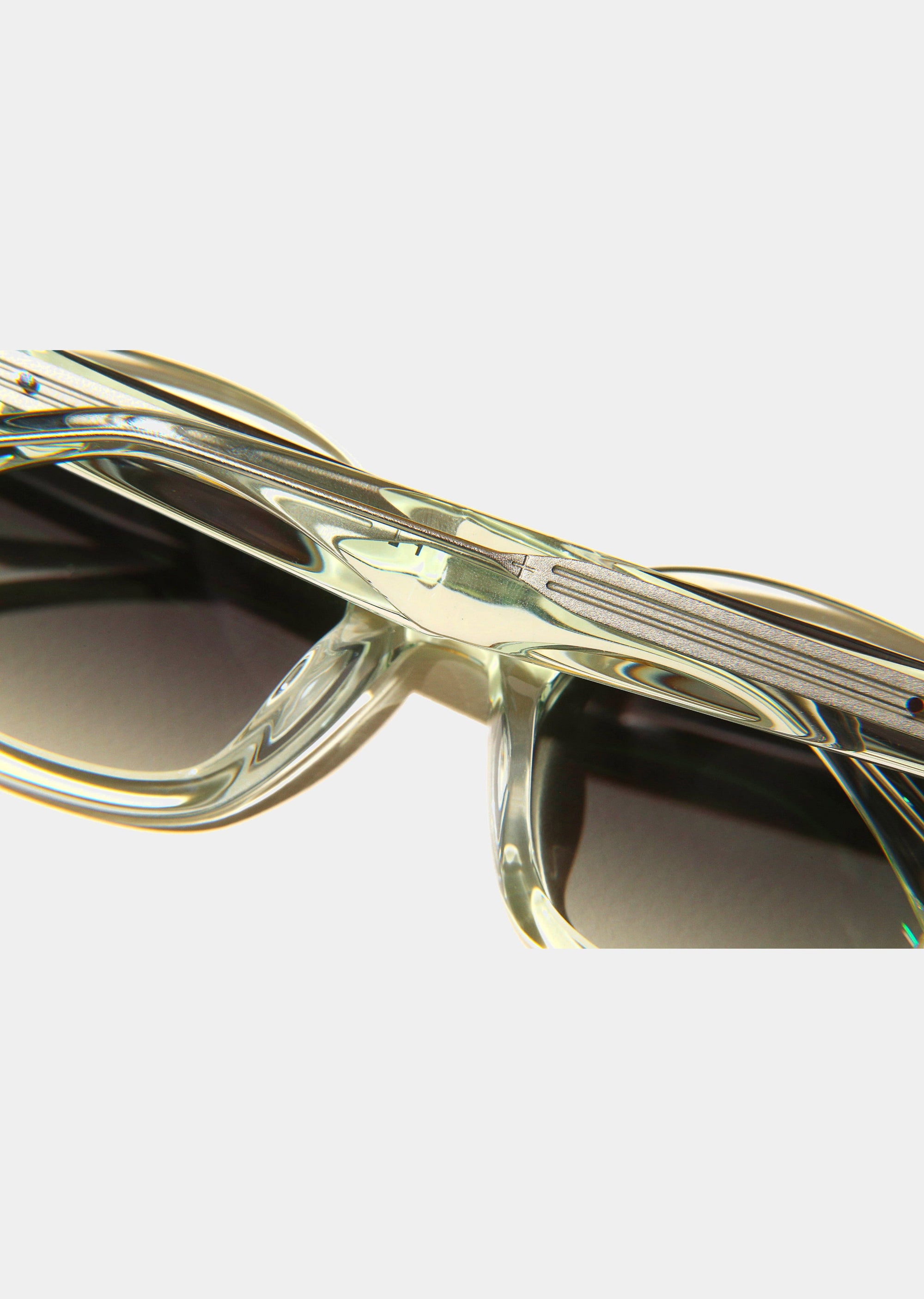 S99 MOTHER OF PEARL AQUA FADE KALLA