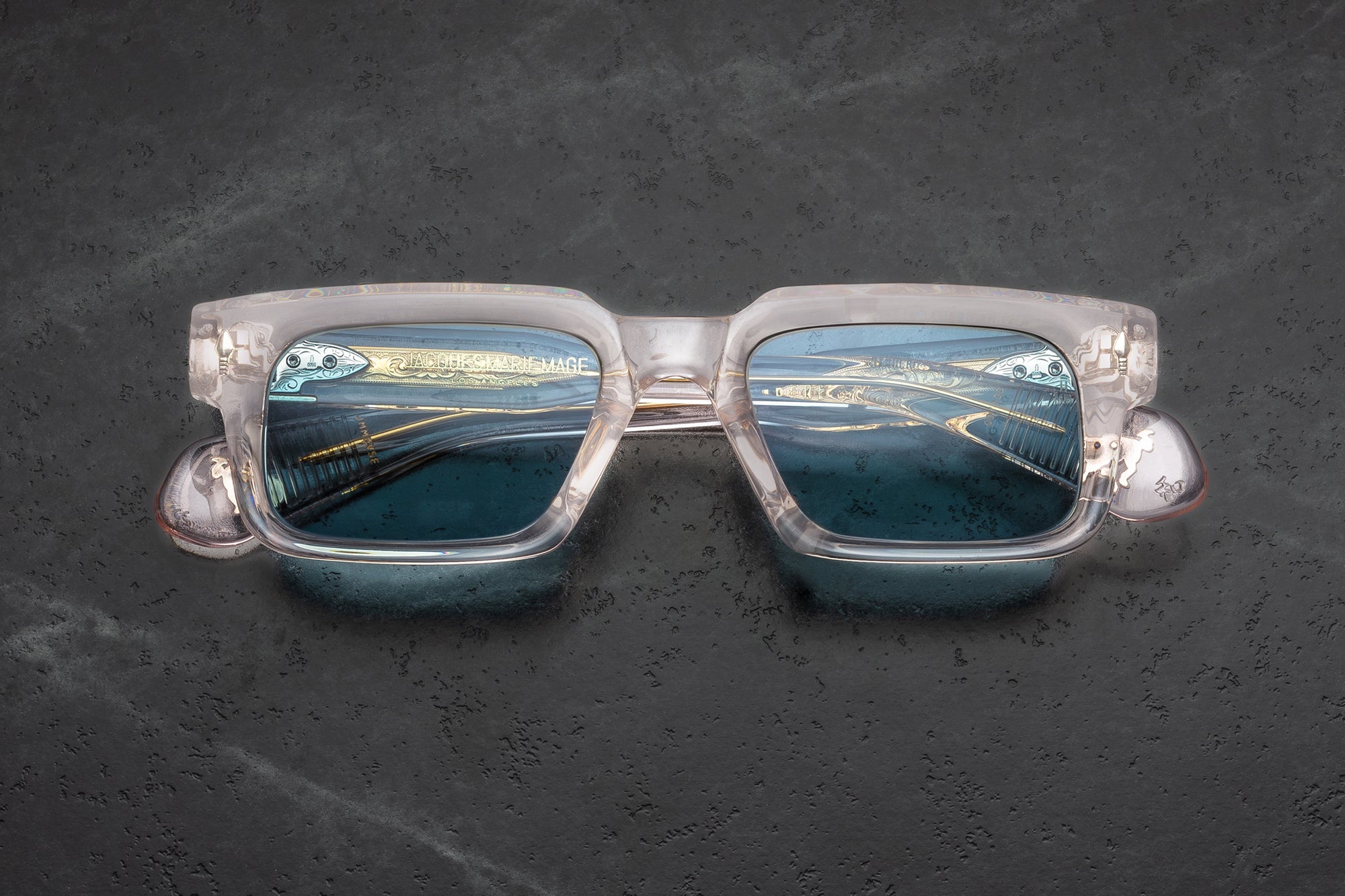 Belvedere#5e-cameo-vintage-blue-mineral-glass_