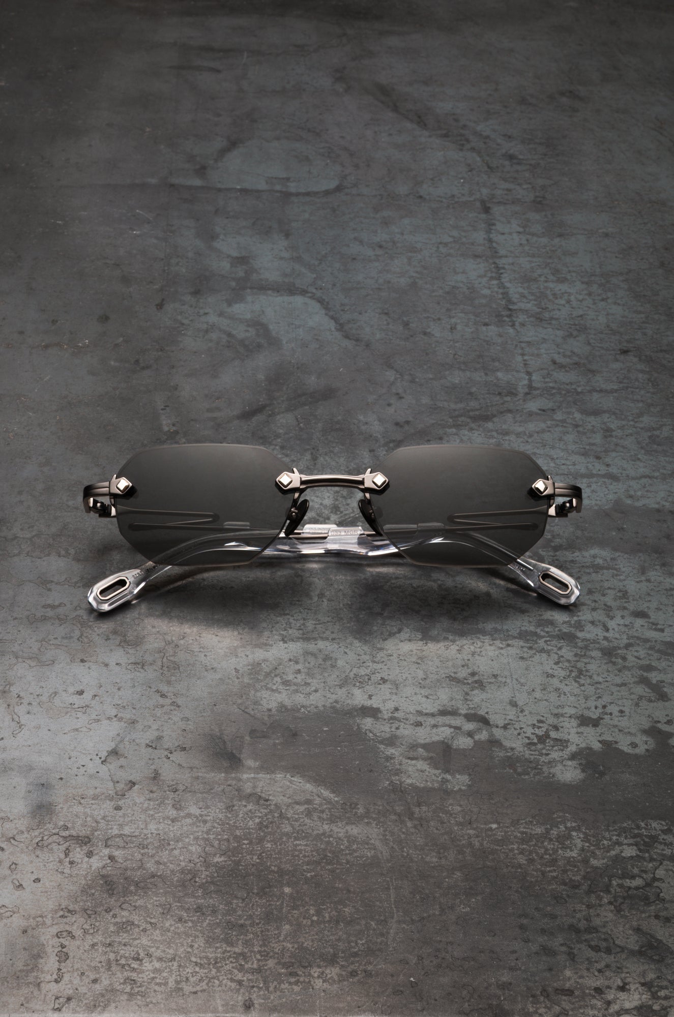 RIMLESS C33