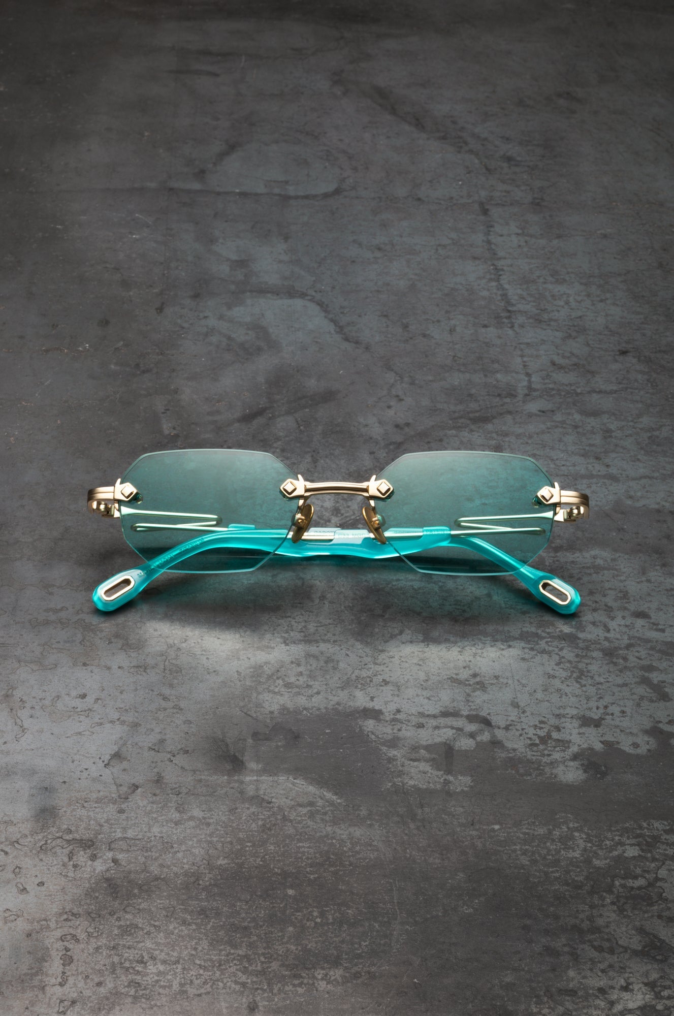RIMLESS C33