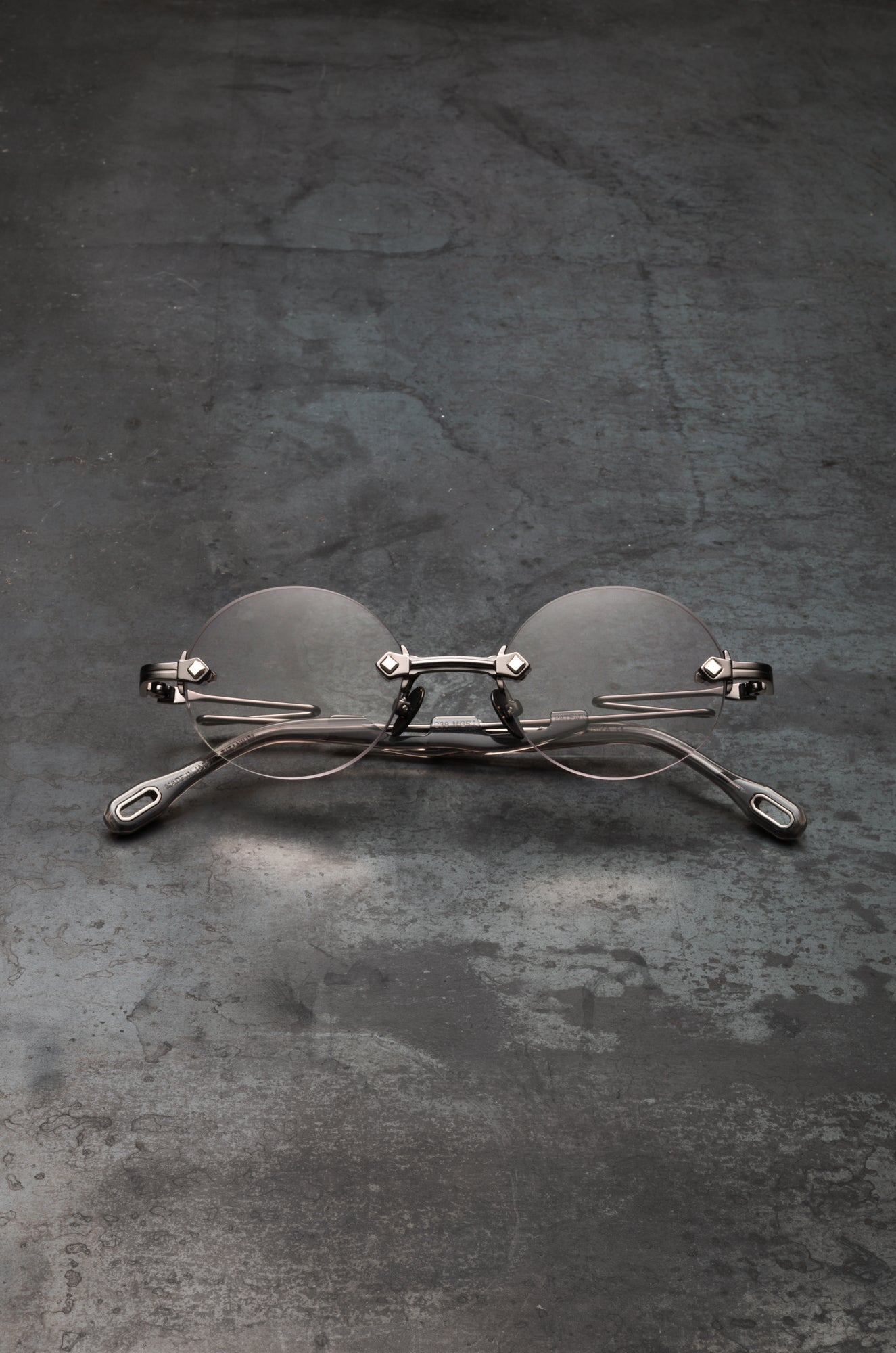RIMLESS C39