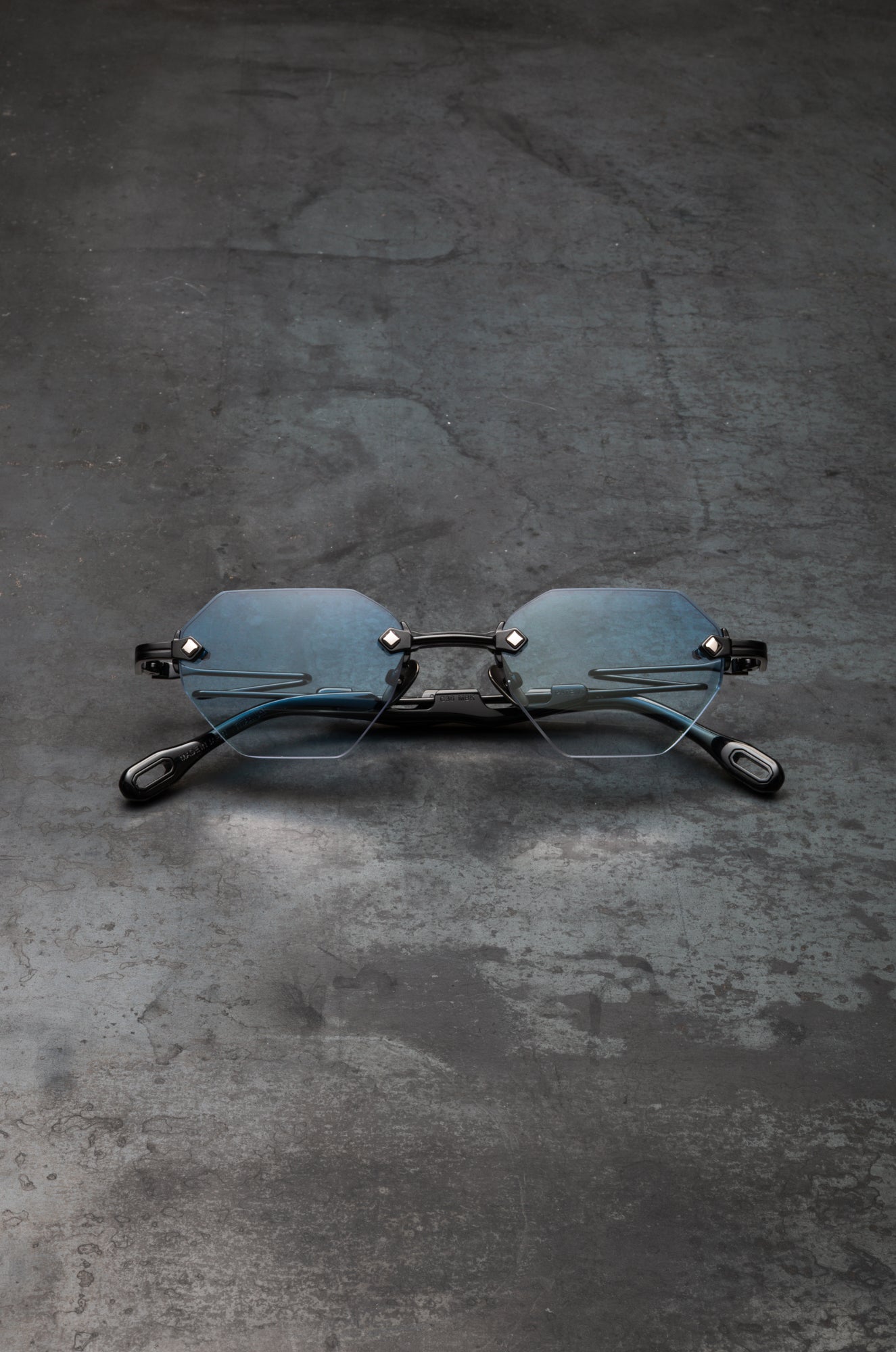 RIMLESS C36