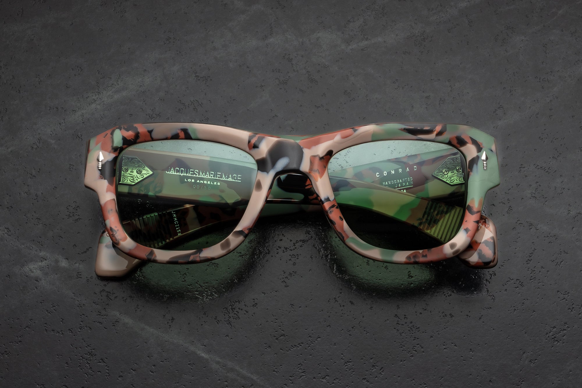Conrad#15x-sergeant-fern-mineral-glass_