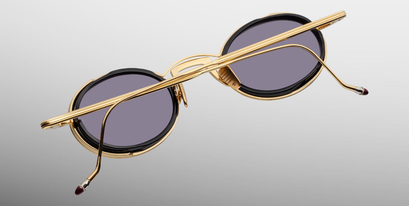 Varda | Ebony