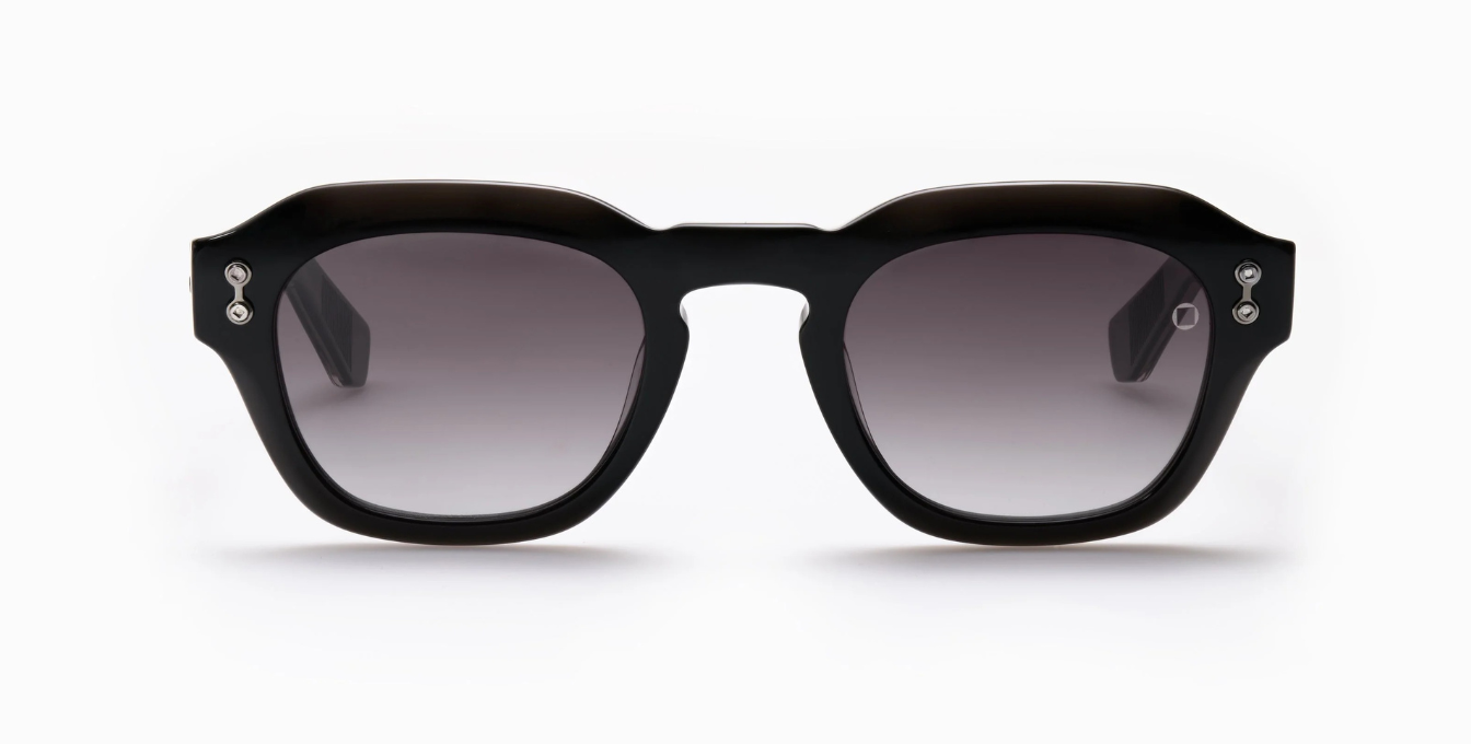 Blaze (48) | Crystal Black