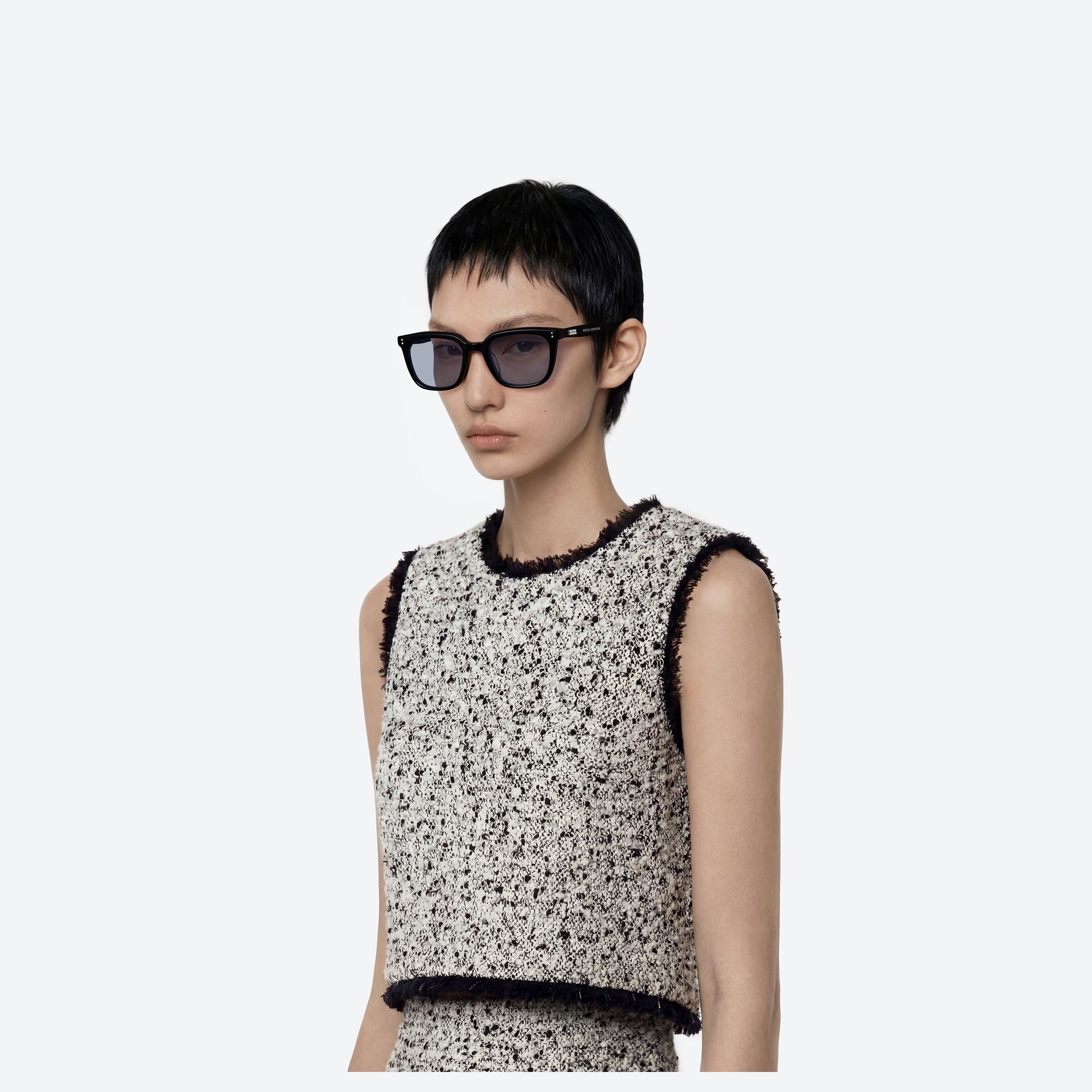 Gentle Monster Daze 01(BL) Sunglasses - Black / Blue