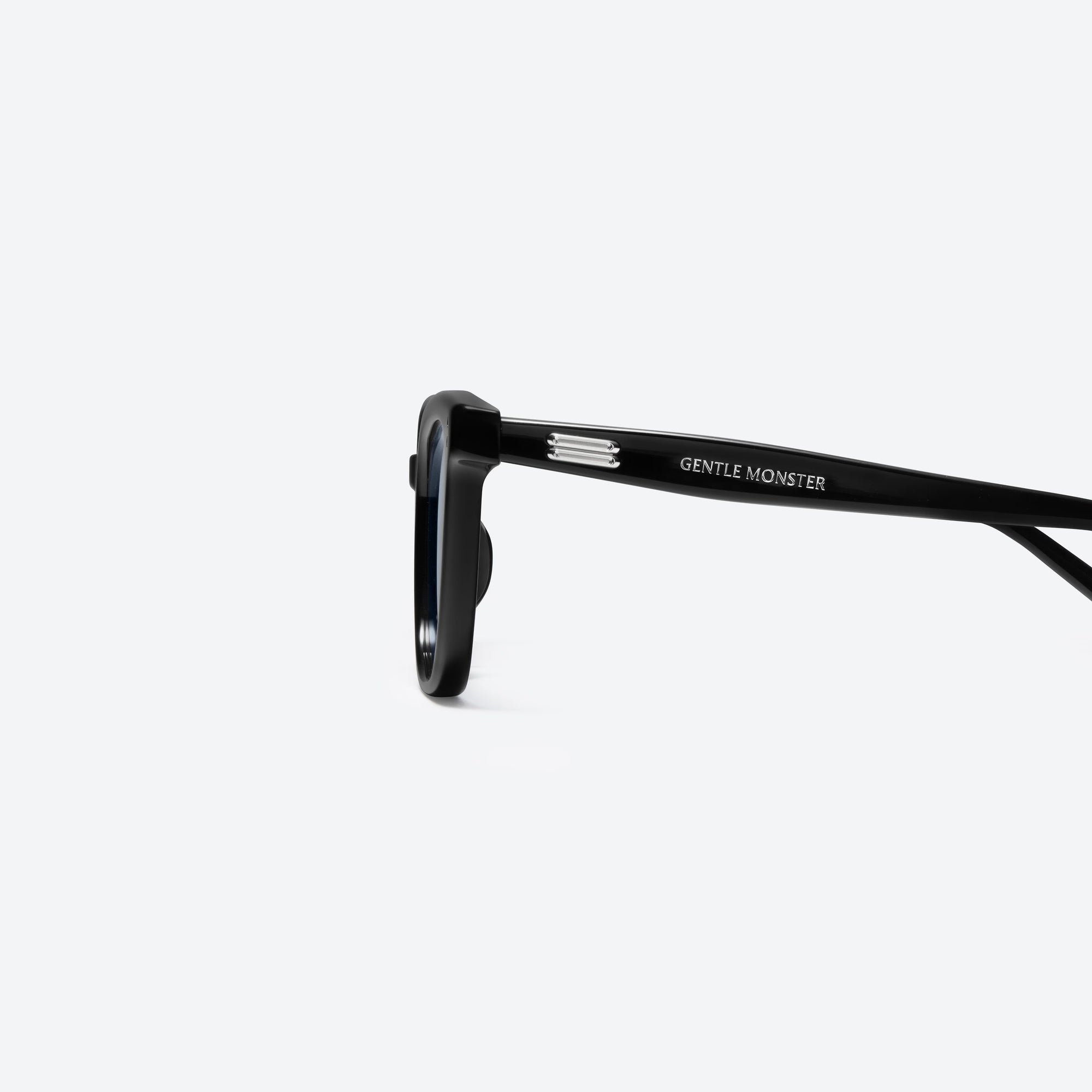 Gentle Monster Daze 01(BL) Sunglasses - Black / Blue