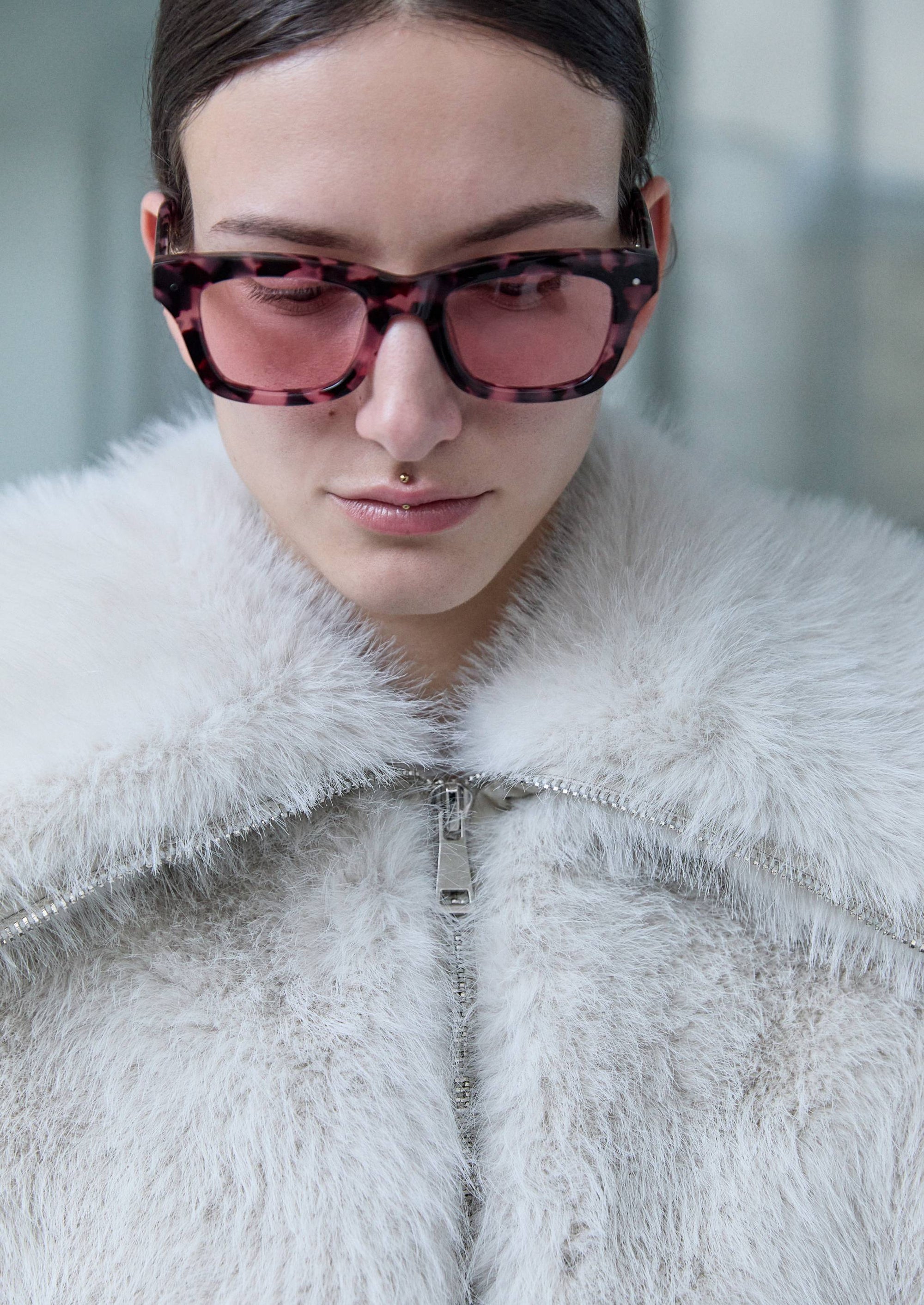 S129 PETER AND MAY VAILLANT PINK TORTOISE