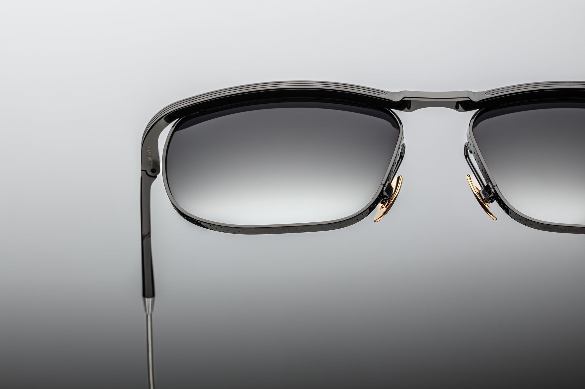 Melville#88-black-crescent-gradient-cr39_