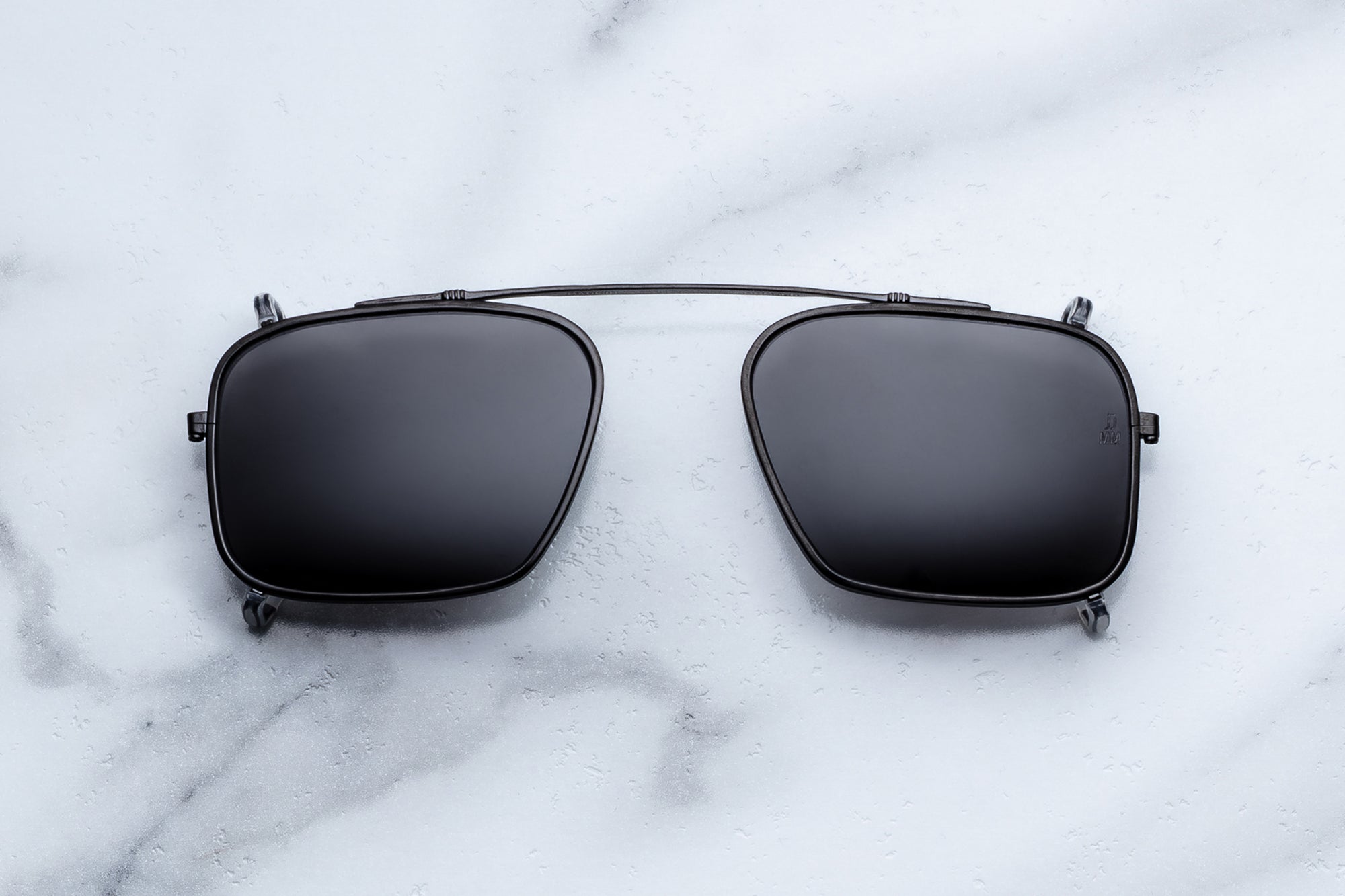 Moscova Clip On#88-black-black-mineral-glass_