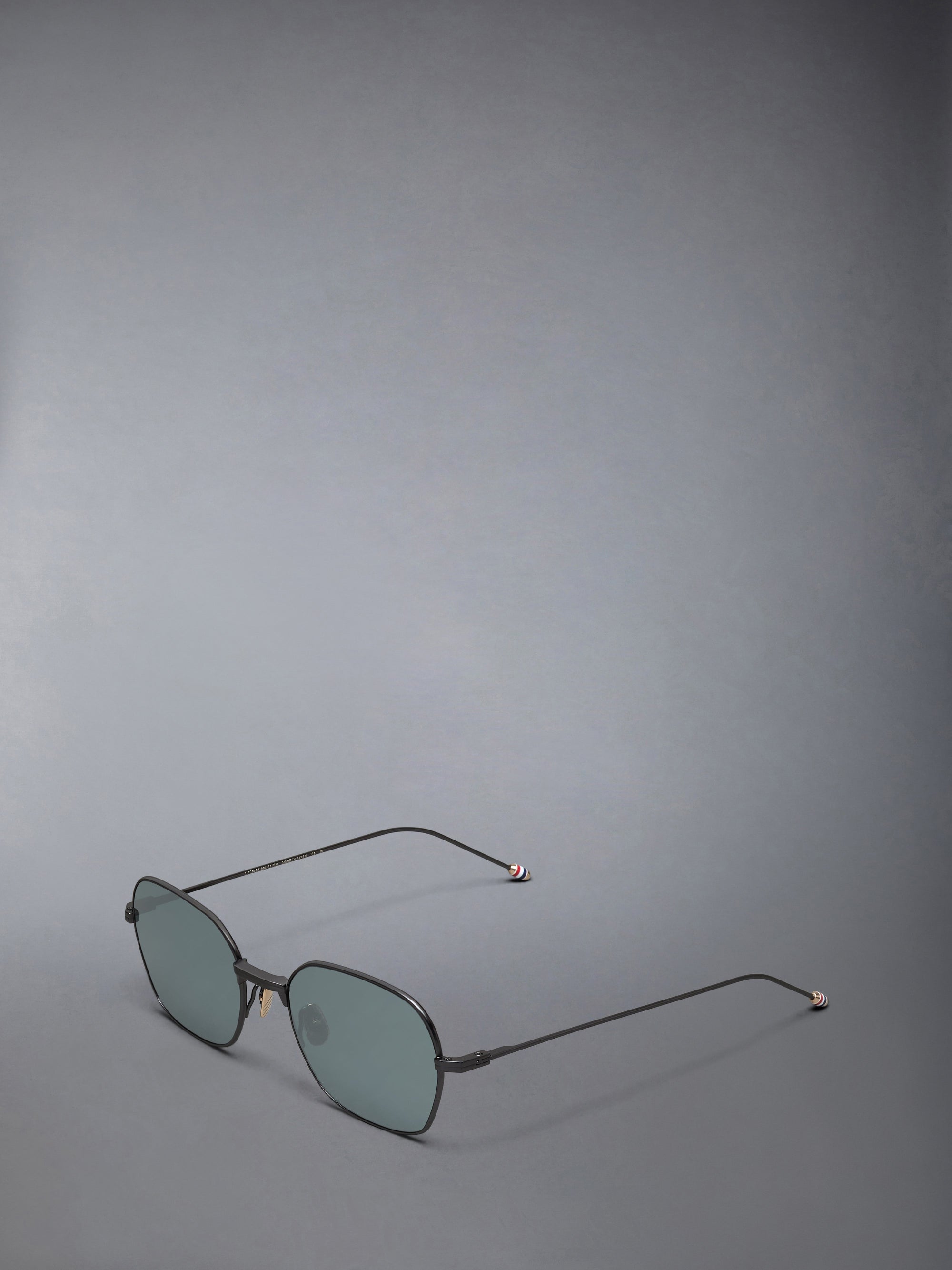 TITANIUM RECTANGULAR SUNGLASSES