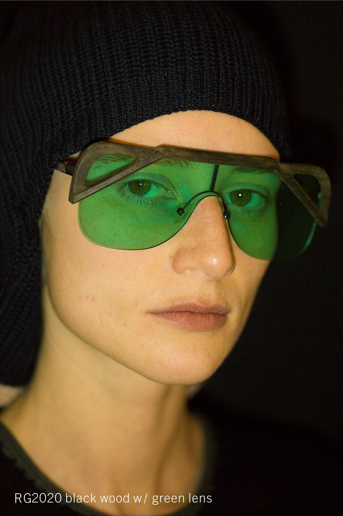 RG2020 black wood w/ green lens
