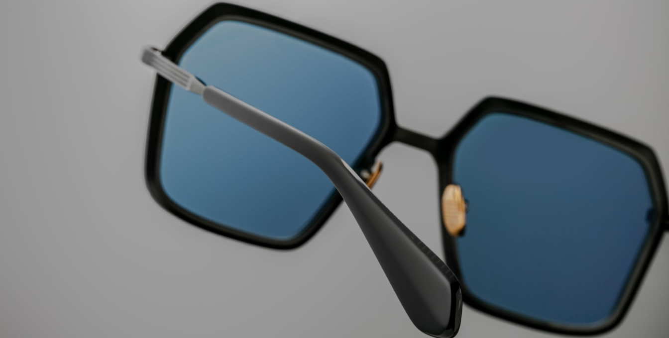Ugo | Black