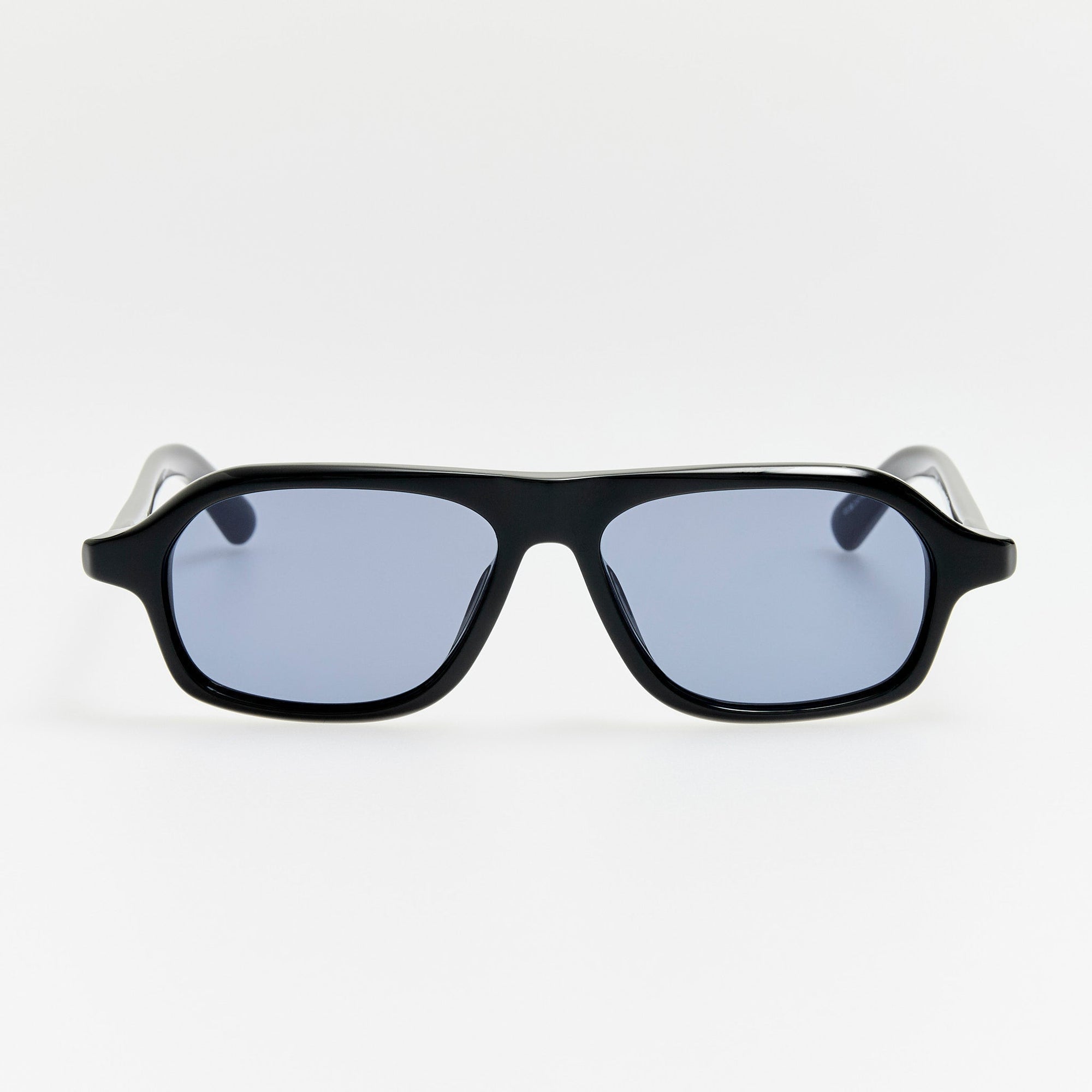 Becane Sunglasses in Black