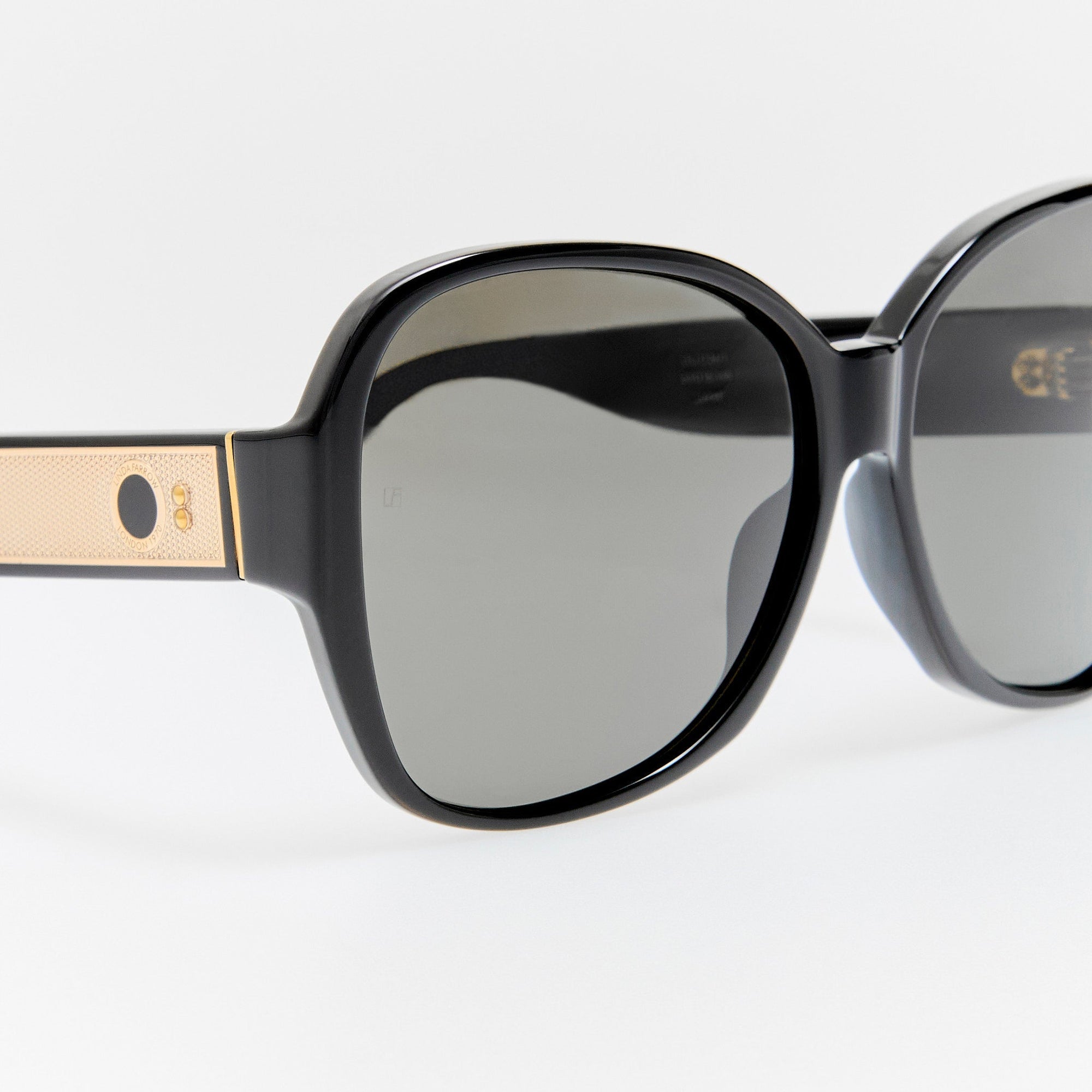 Blair Sunglasses in Black