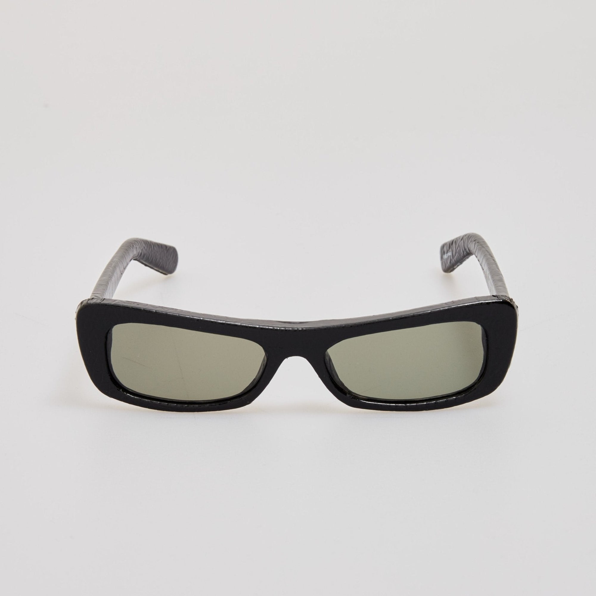 Capri Sunglasses in Black Crocodile
