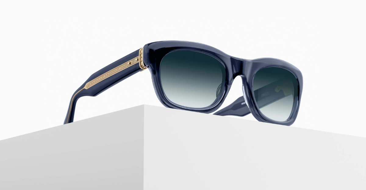 M1042 | Dark Navy Crystal