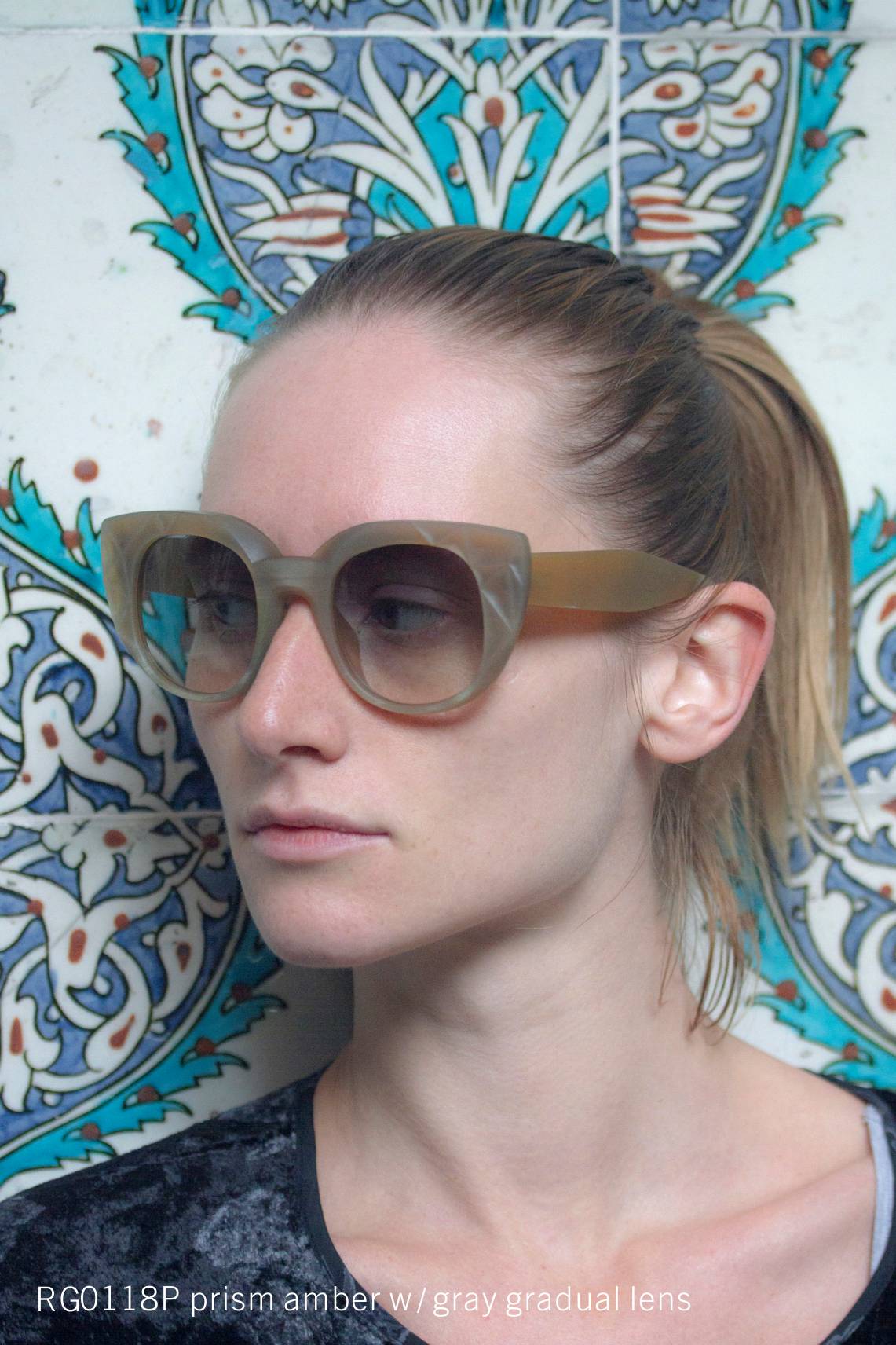 RG0118P prism amber w/ gray gradual lens