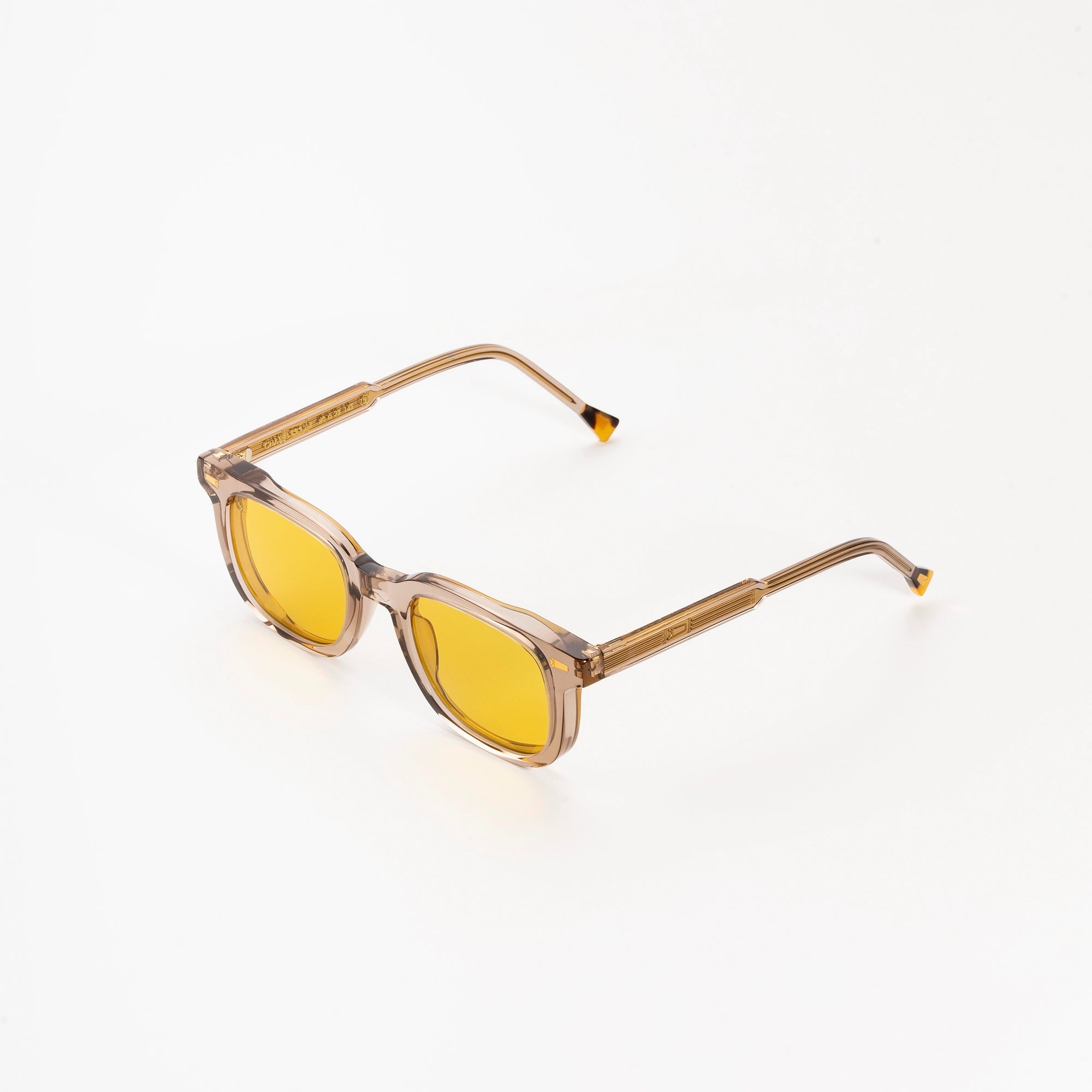 Kyme Eyewear Kymini Chase Sunglasses - Champagne. Color Champagne, Material Acetate cellulose, Size Medium