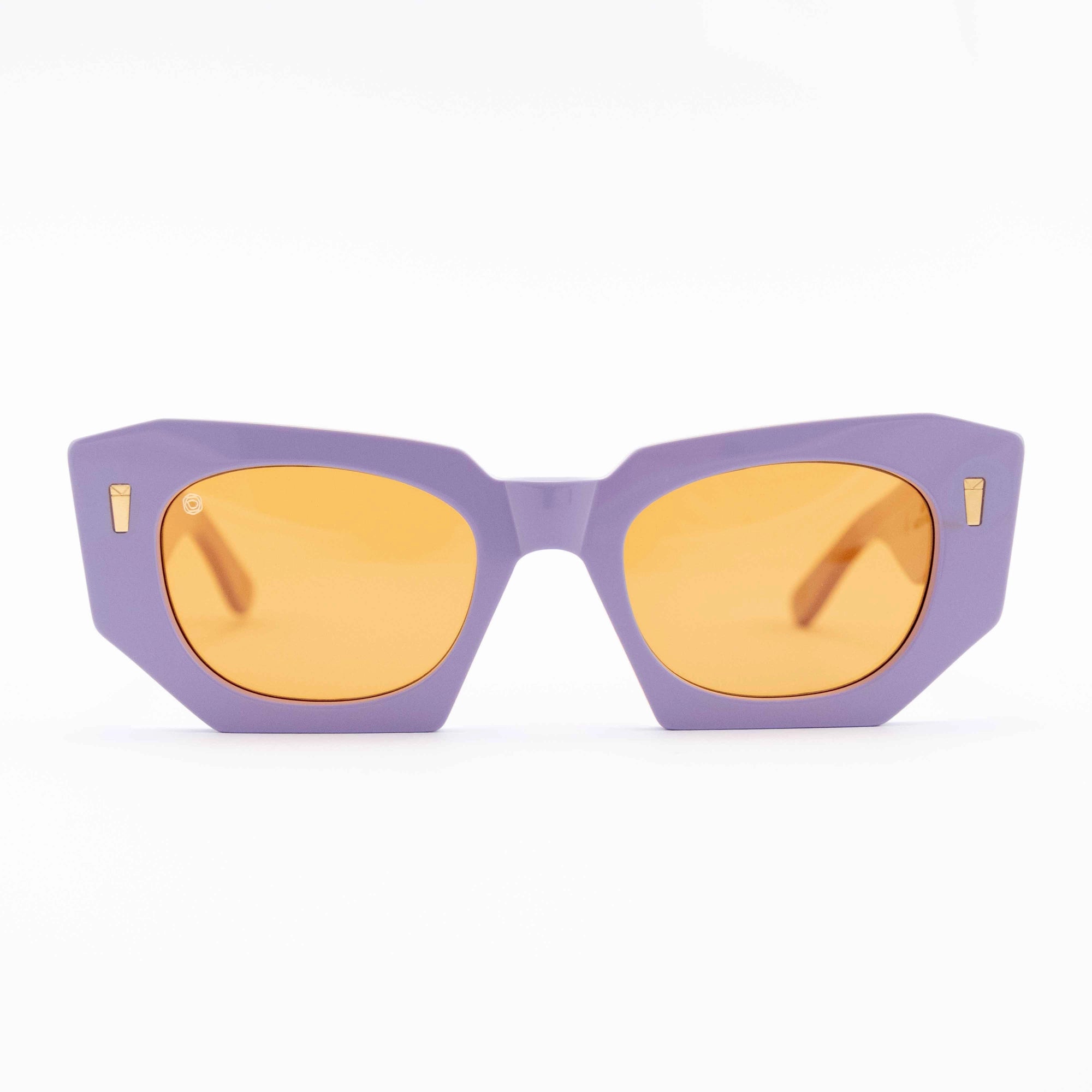 Kyme Eyewear Kim: cat-eye streetwear sunglasses. Color Lilac, Material Acetate cellulose, Size Medium