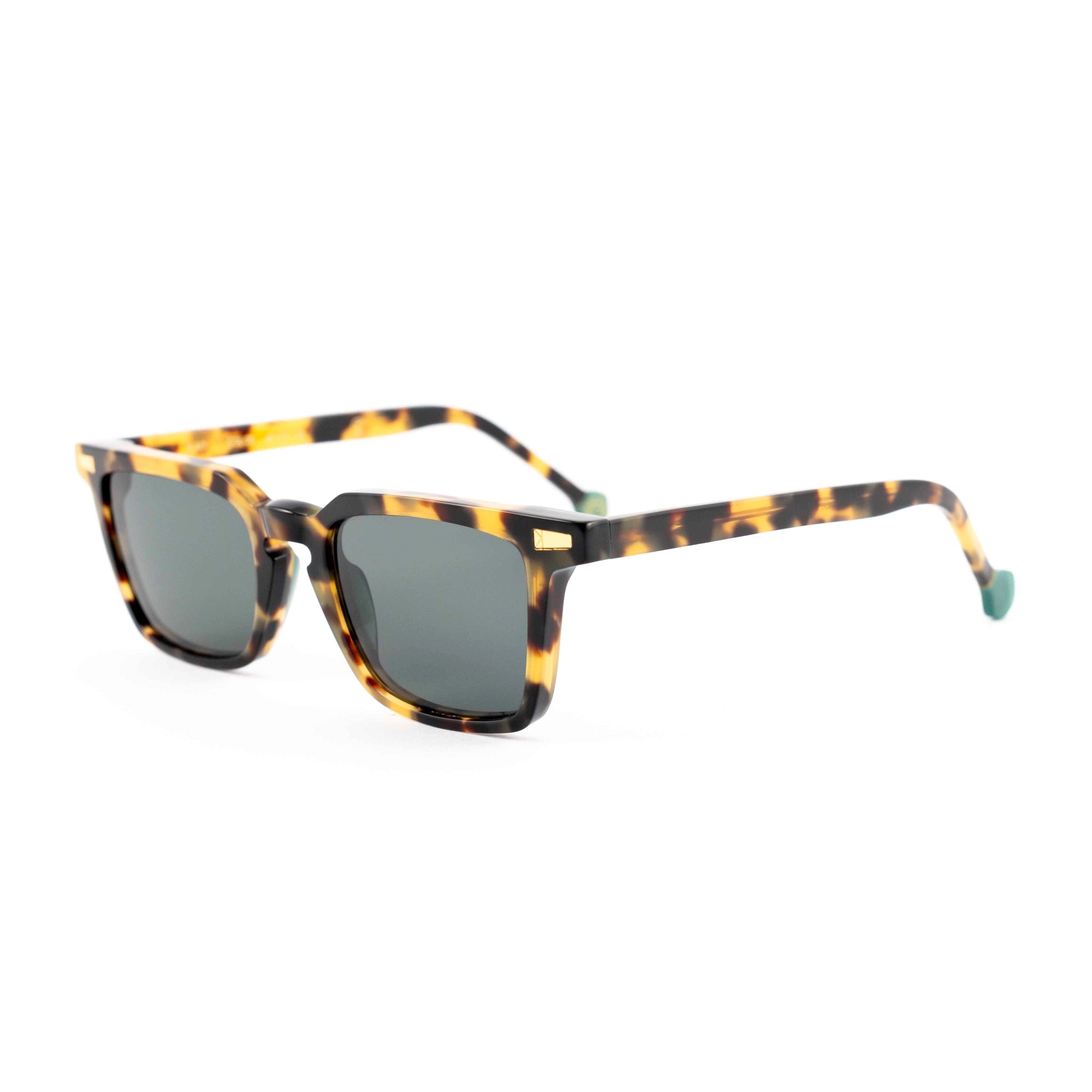 Kyme Eyewear Vlad: vintage rectangular sunglasses. Color Tobacco, Material Acetate cellulose, Size Small