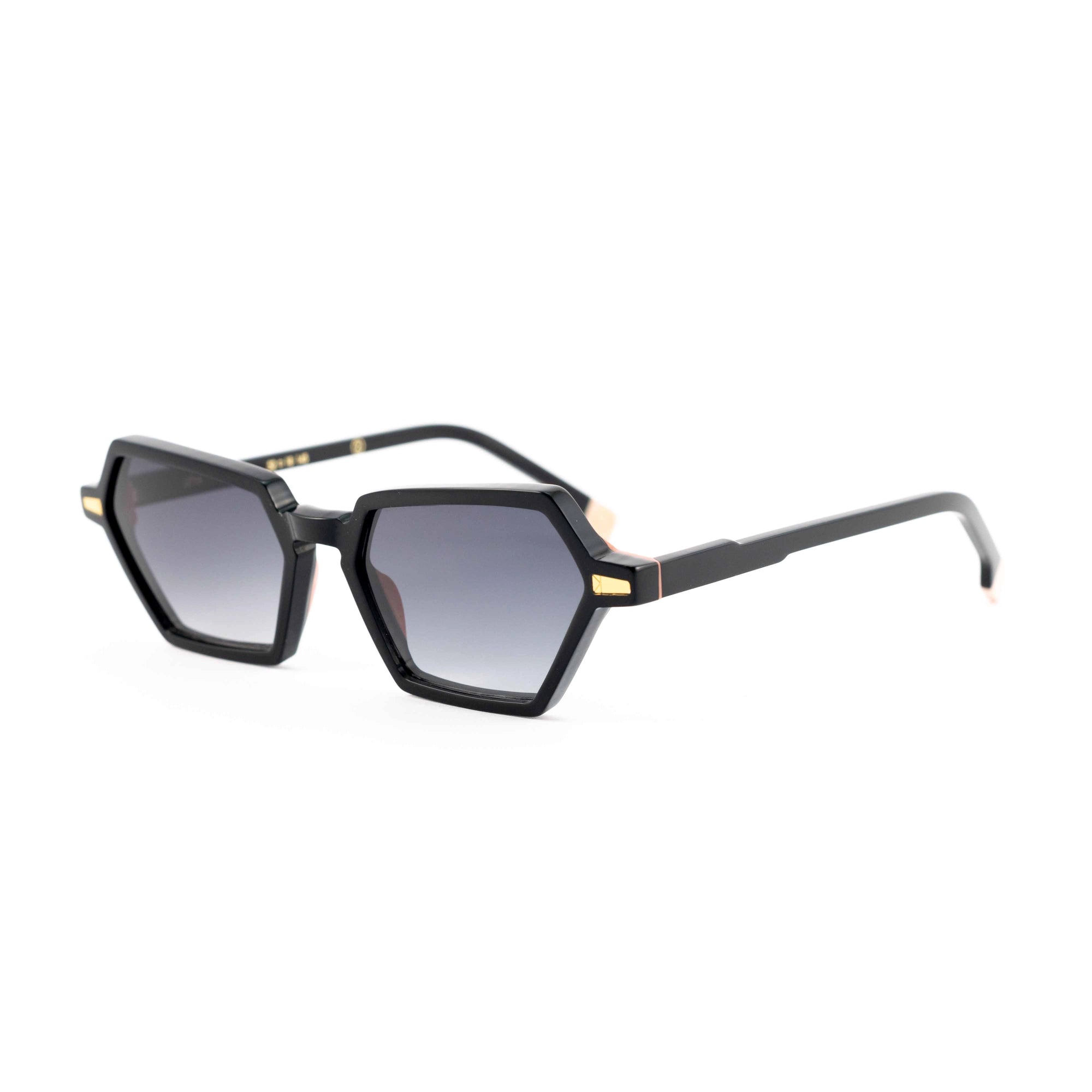 Kyme Eyewear Leya: cat-eye sunglasses. Color Tortoise, Material Acetate cellulose, Size Medium