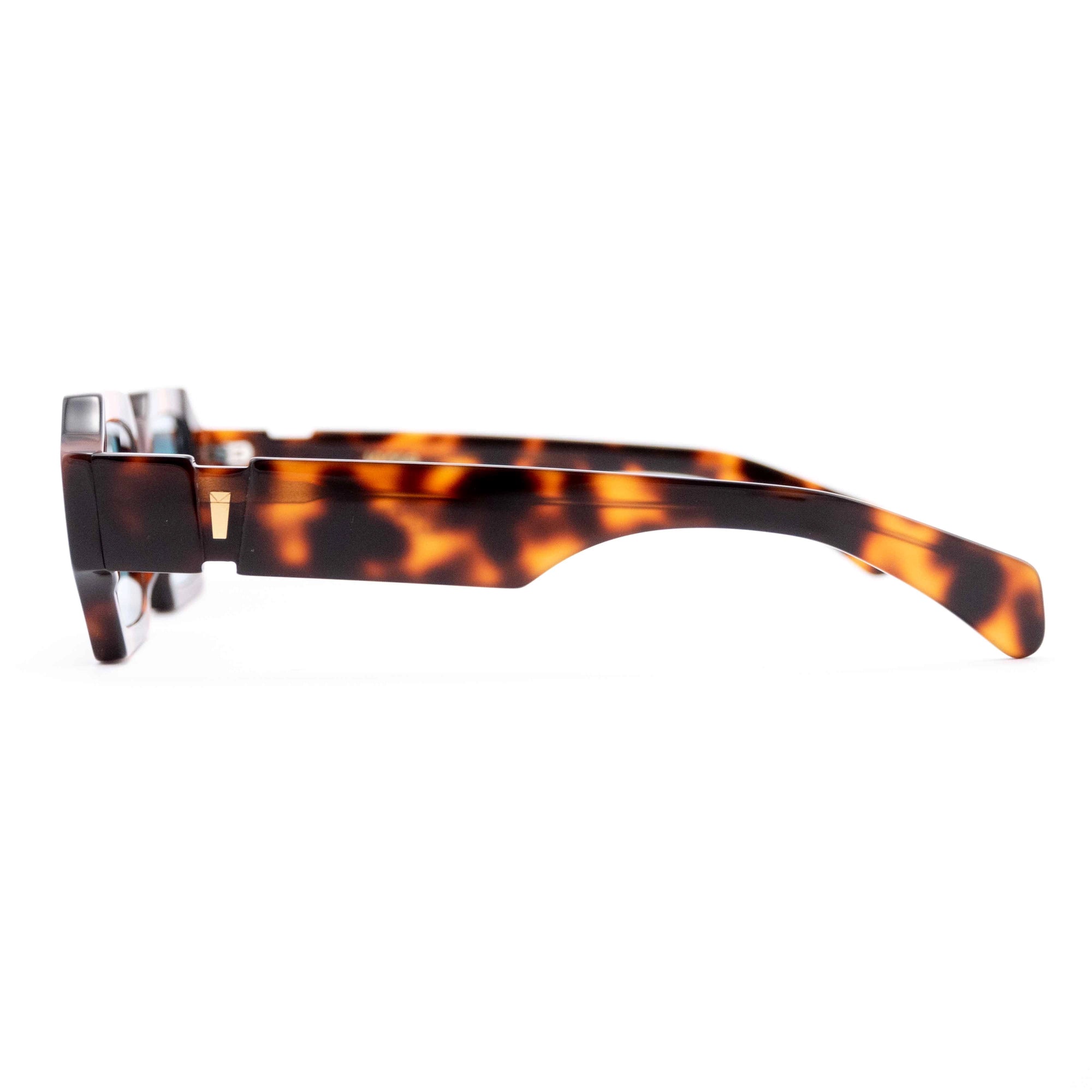 Kyme Eyewear Kendrick: rectangular streetwear sunglasses. Color Amber, Material Acetate cellulose, Size Medium