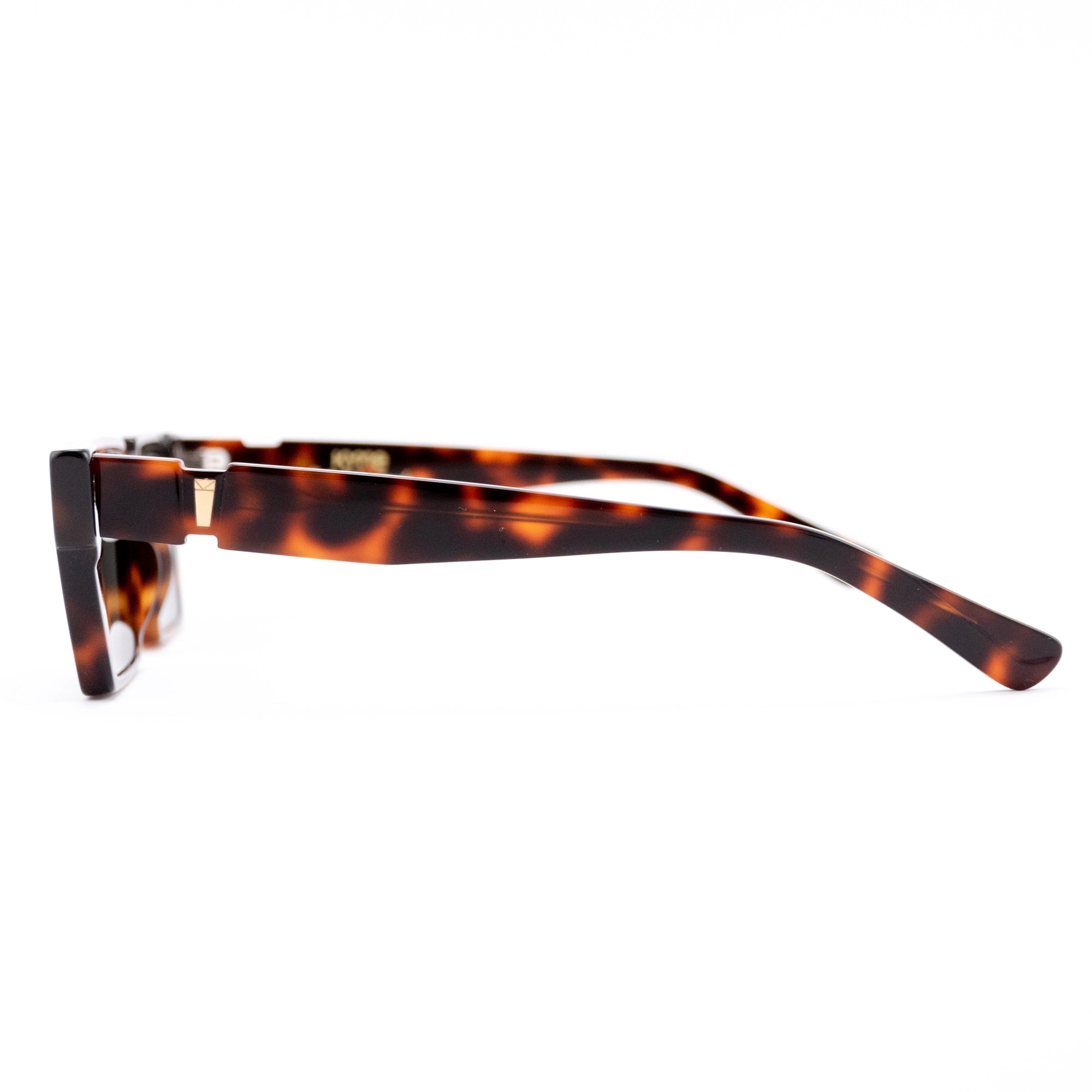 Kyme Eyewear Hype: cat-eye rectangular streetwear sunglasses. Color Dark avana, Material Acetate cellulose, Size Large