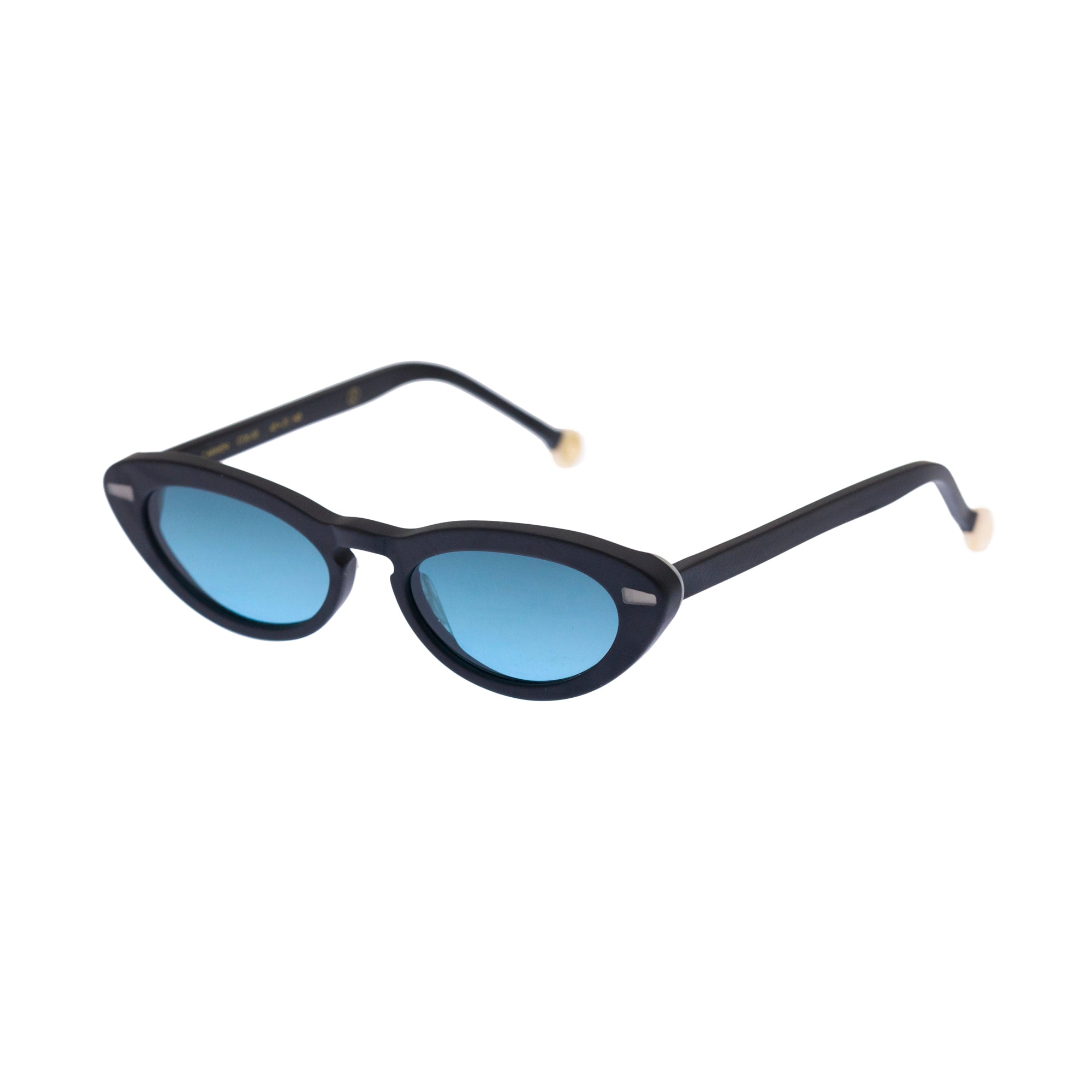 Kyme Eyewear Carmen: butterlfy vintage sunglasses. Color Milky nude, Material Acetate cellulose, Size Medium