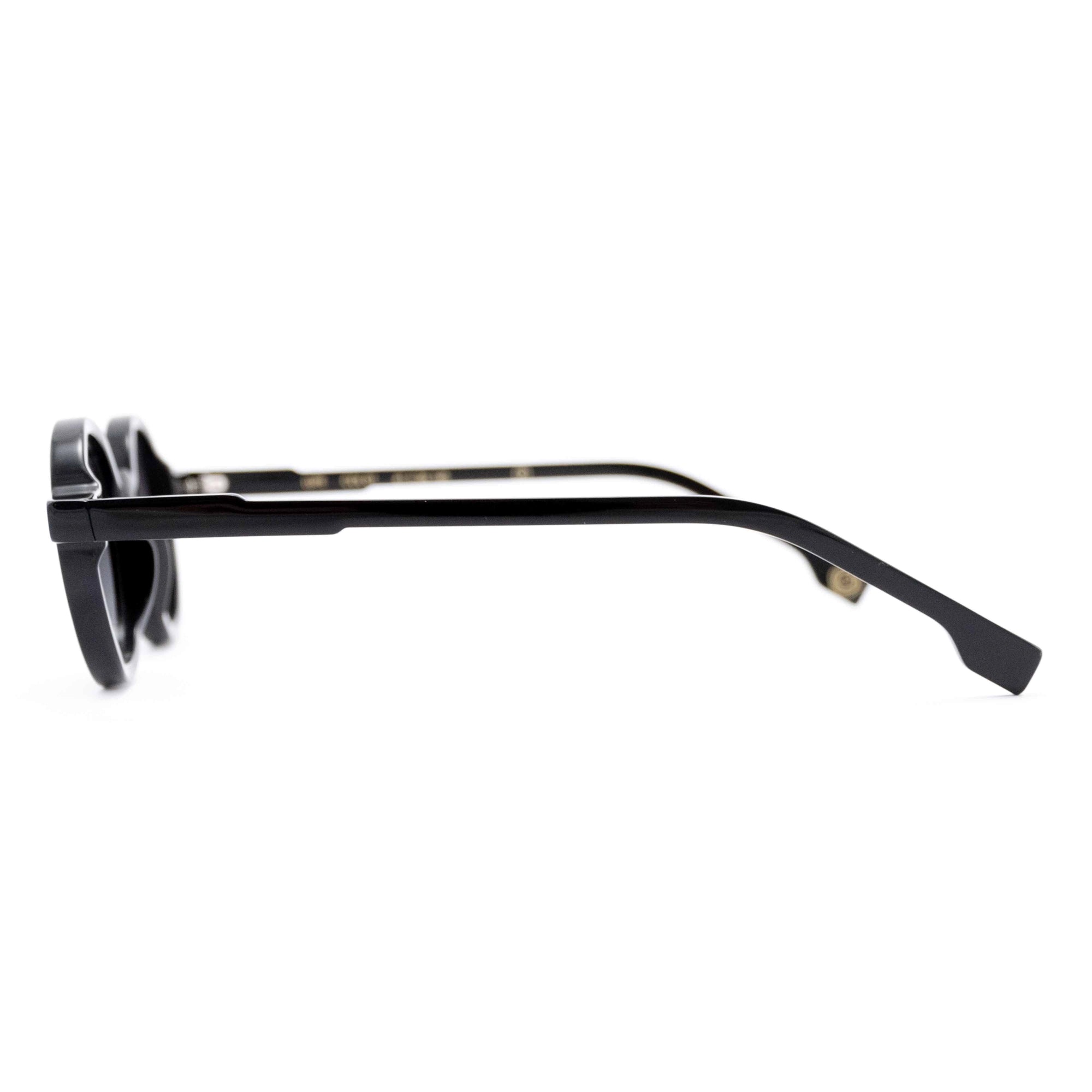Kyme Eyewear Lupe: round sunglasses. Color Black/gold, Material Acetate cellulose, Size Medium