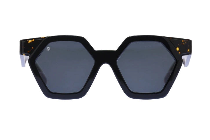 Kyme Eyewear Christie: rhomboidal sunglasses. Color Glossy black/Matt black, Material Acetate cellulose, Size Large