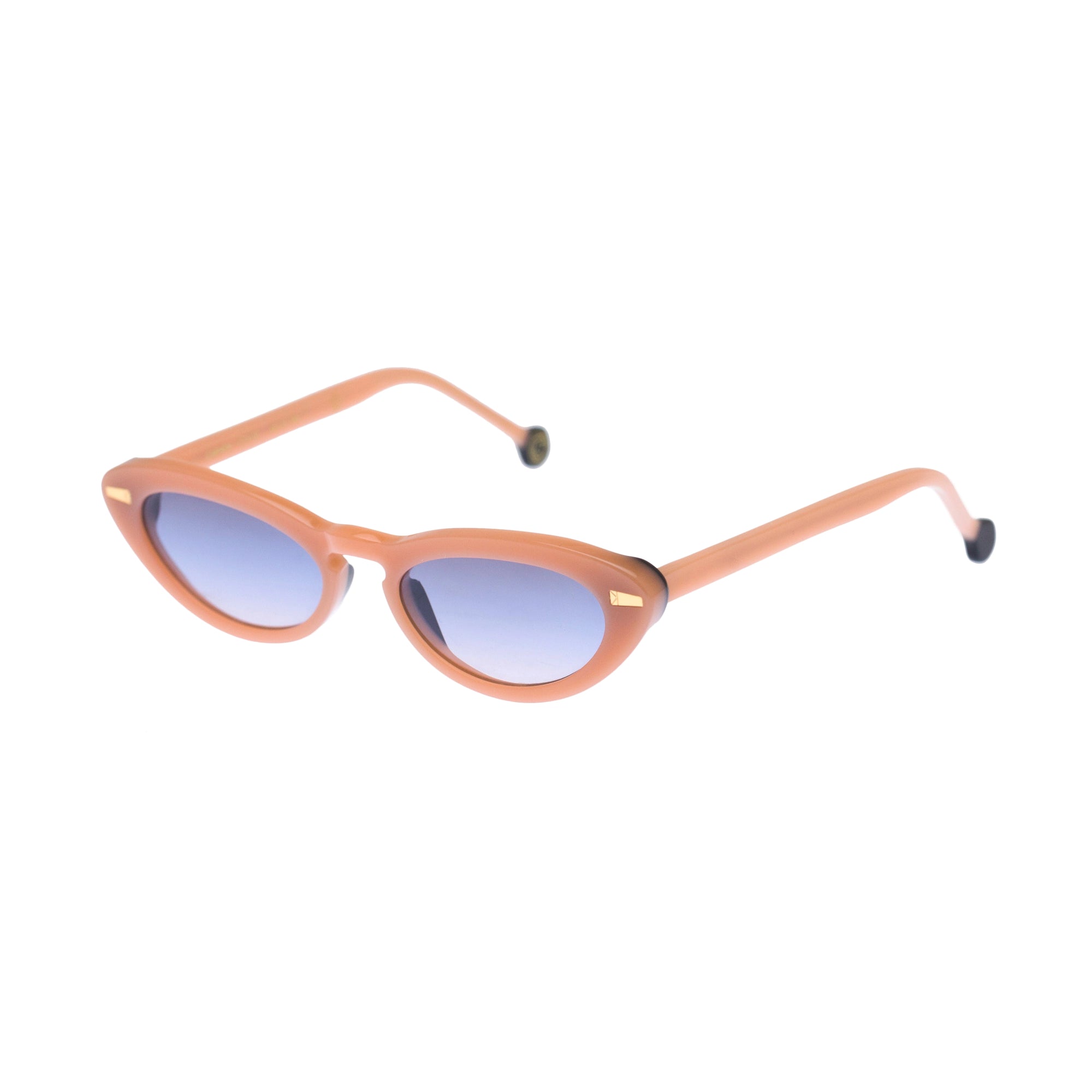 Kyme Eyewear Carmen: butterlfy vintage sunglasses. Color Milky nude, Material Acetate cellulose, Size Medium