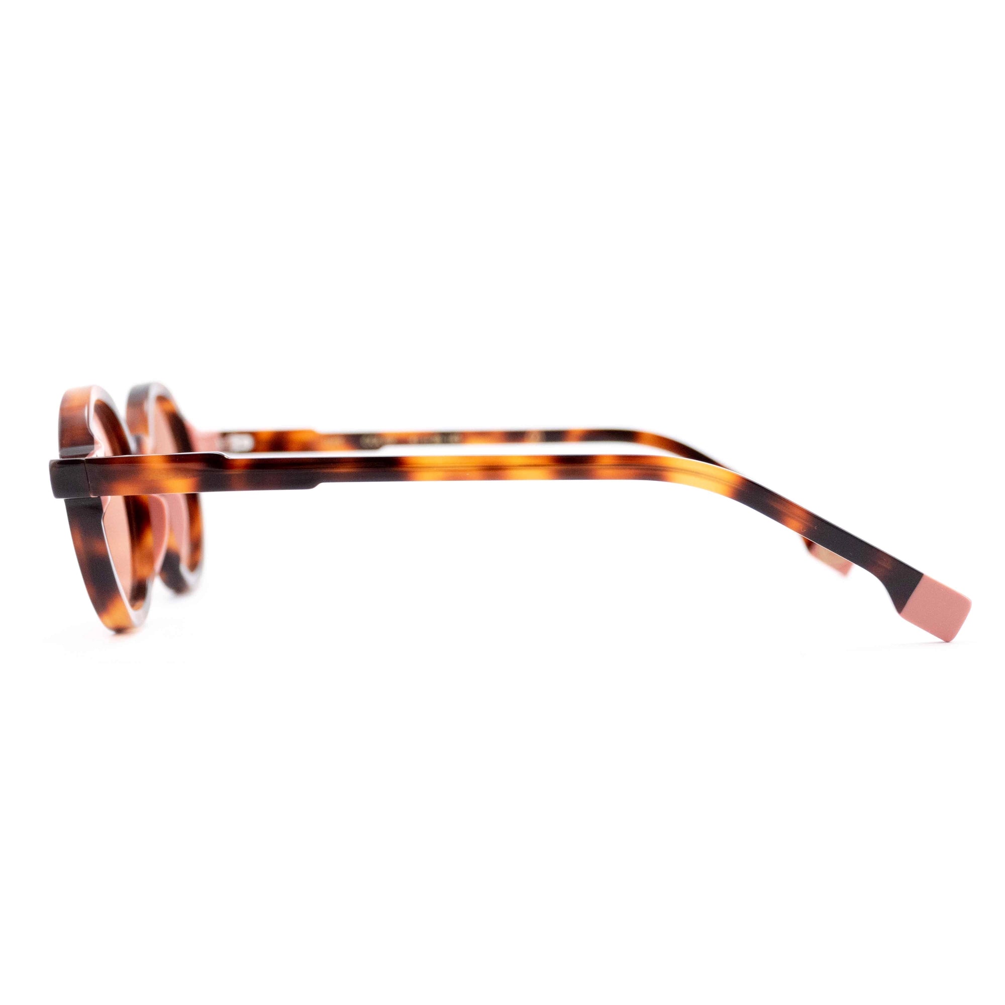 Kyme Eyewear Lupe: round sunglasses. Color Tortoiseshell, Material Acetate cellulose, Size Medium