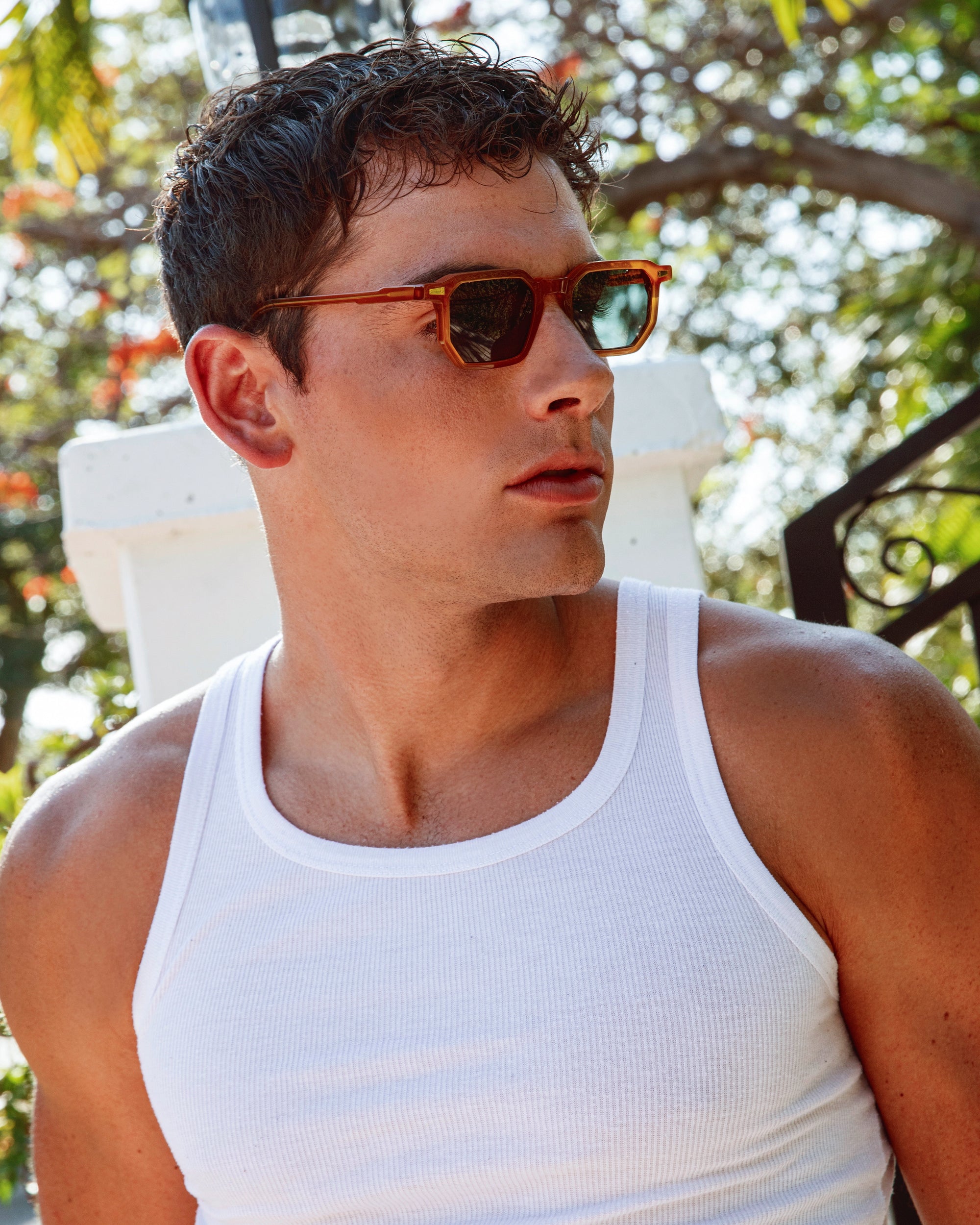 Kyme Eyewear Idalgo: rectangular sunglasses. Color Tortoiseshell, Material Acetate cellulose, Size Medium