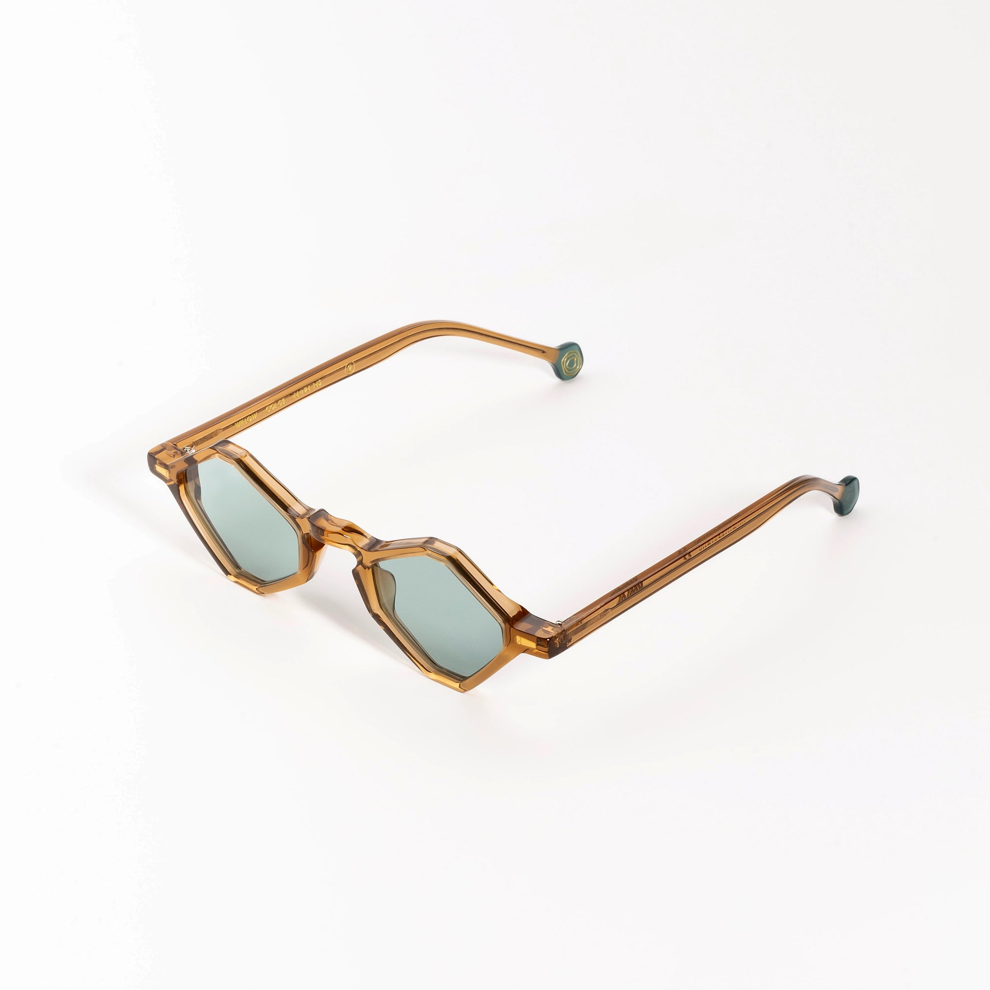 Kyme Eyewear Willow: Diamond-shaped Italian Sunglasses. Color Gold, Material Acetate Cellulose, Size Medium