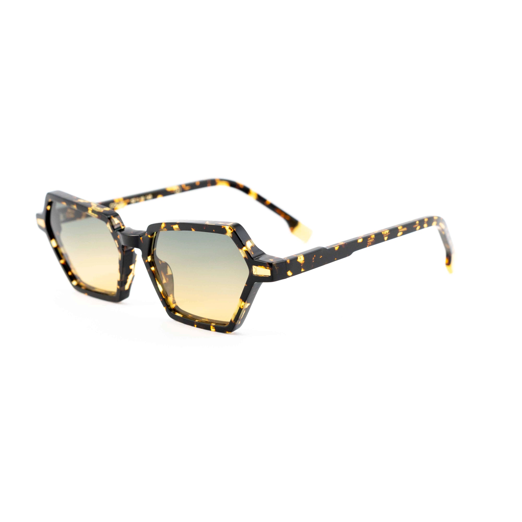 Kyme Eyewear Leya: cat-eye sunglasses. Color Strawberry, Material Acetate cellulose, Size Medium
