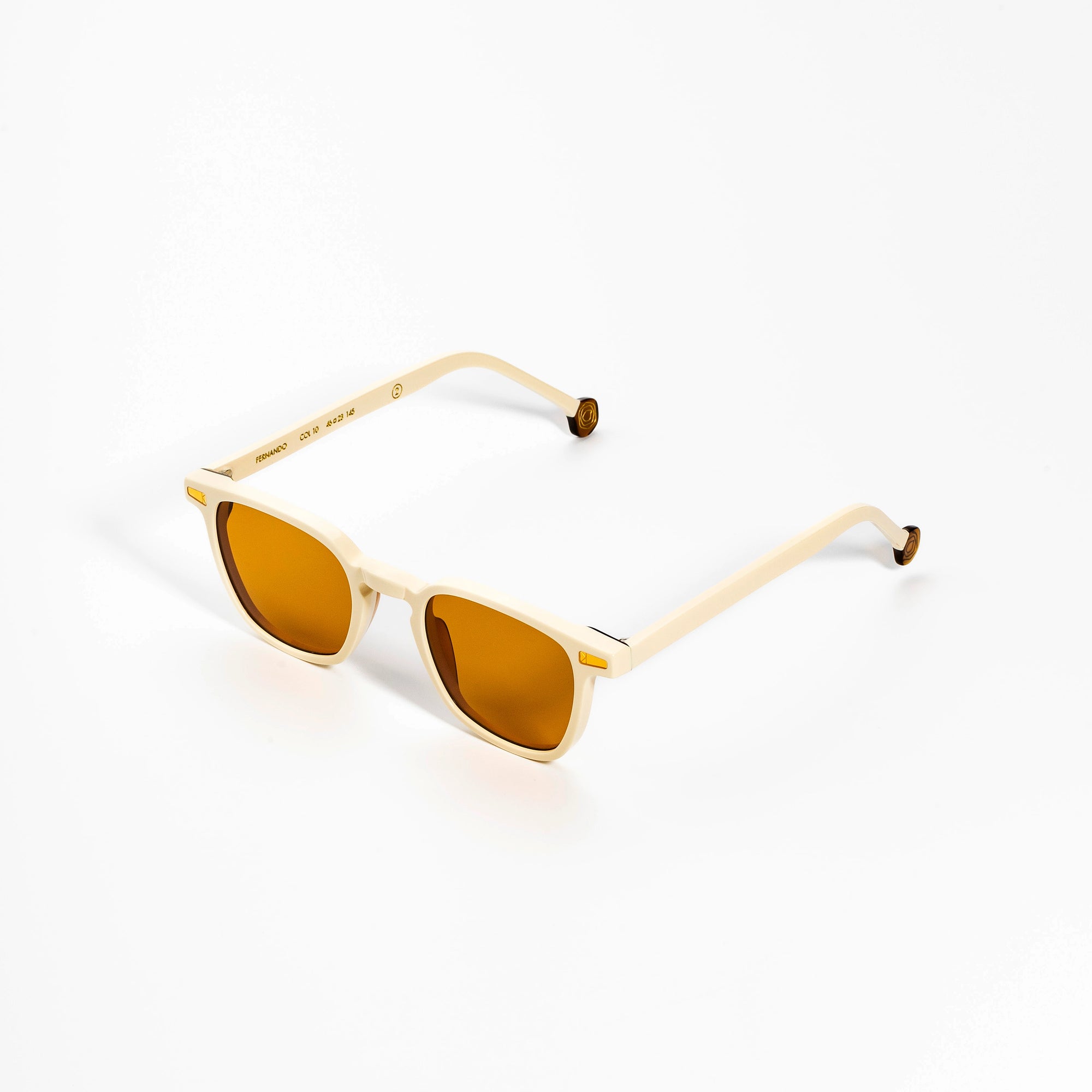 Kyme Eyewear Fernando: squared vintage sunglasses. Color White, Material Acetate cellulose, Size Medium
