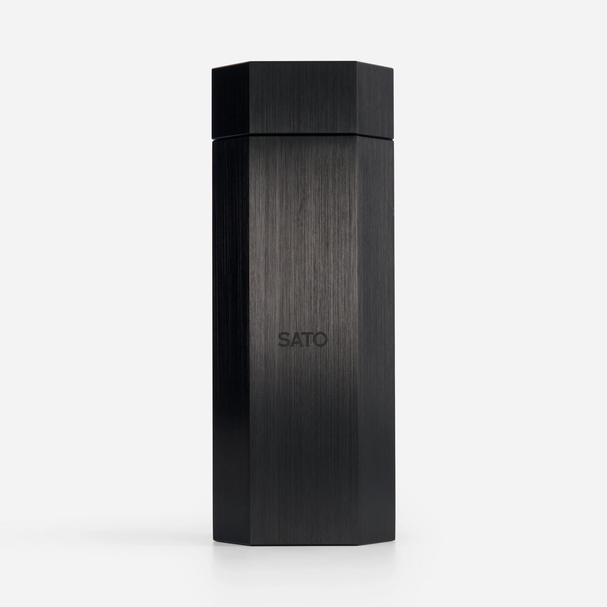 Eyewear case in matte black