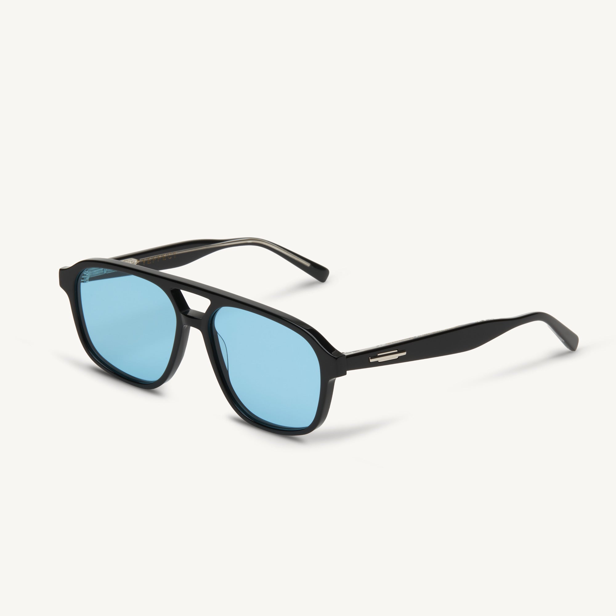 Magnus - Black - 33 Light Blue Gradient