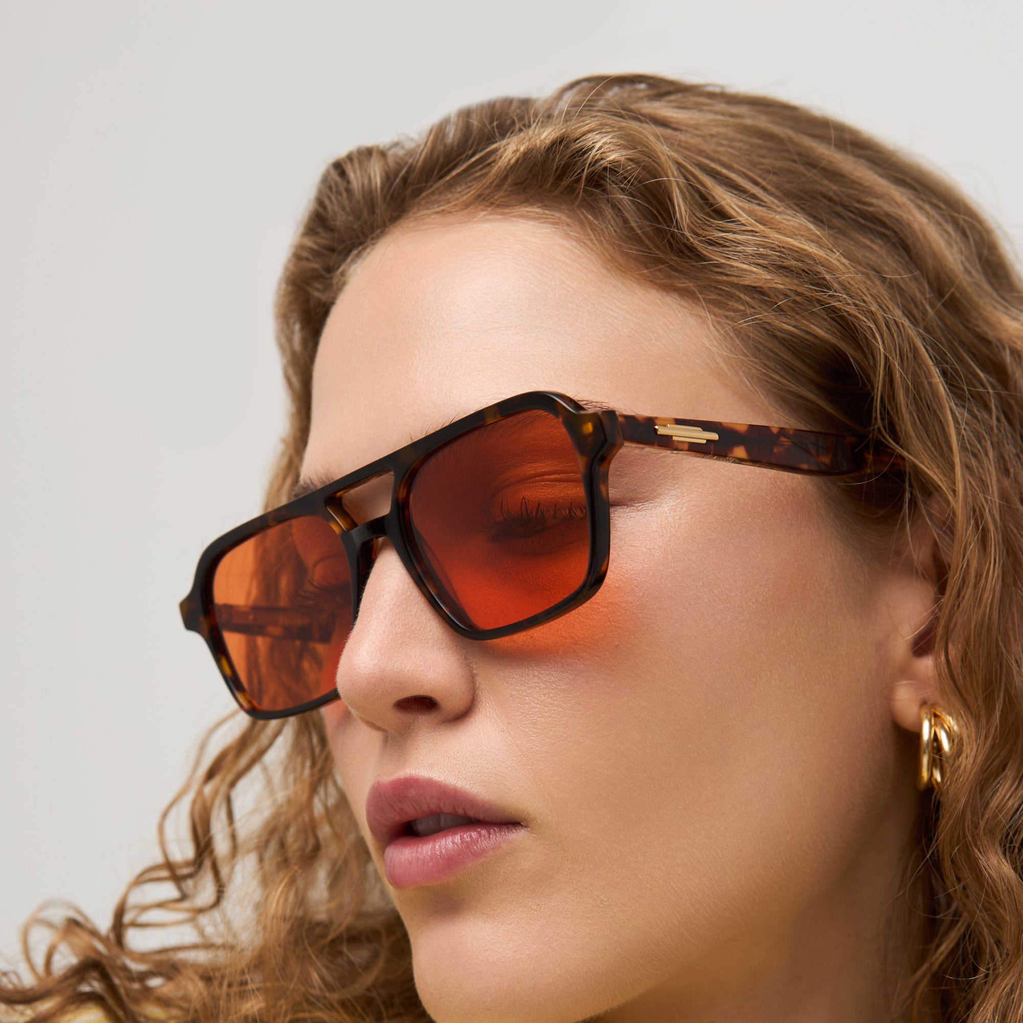 Magnus - Tortoise - 50 Light Orange