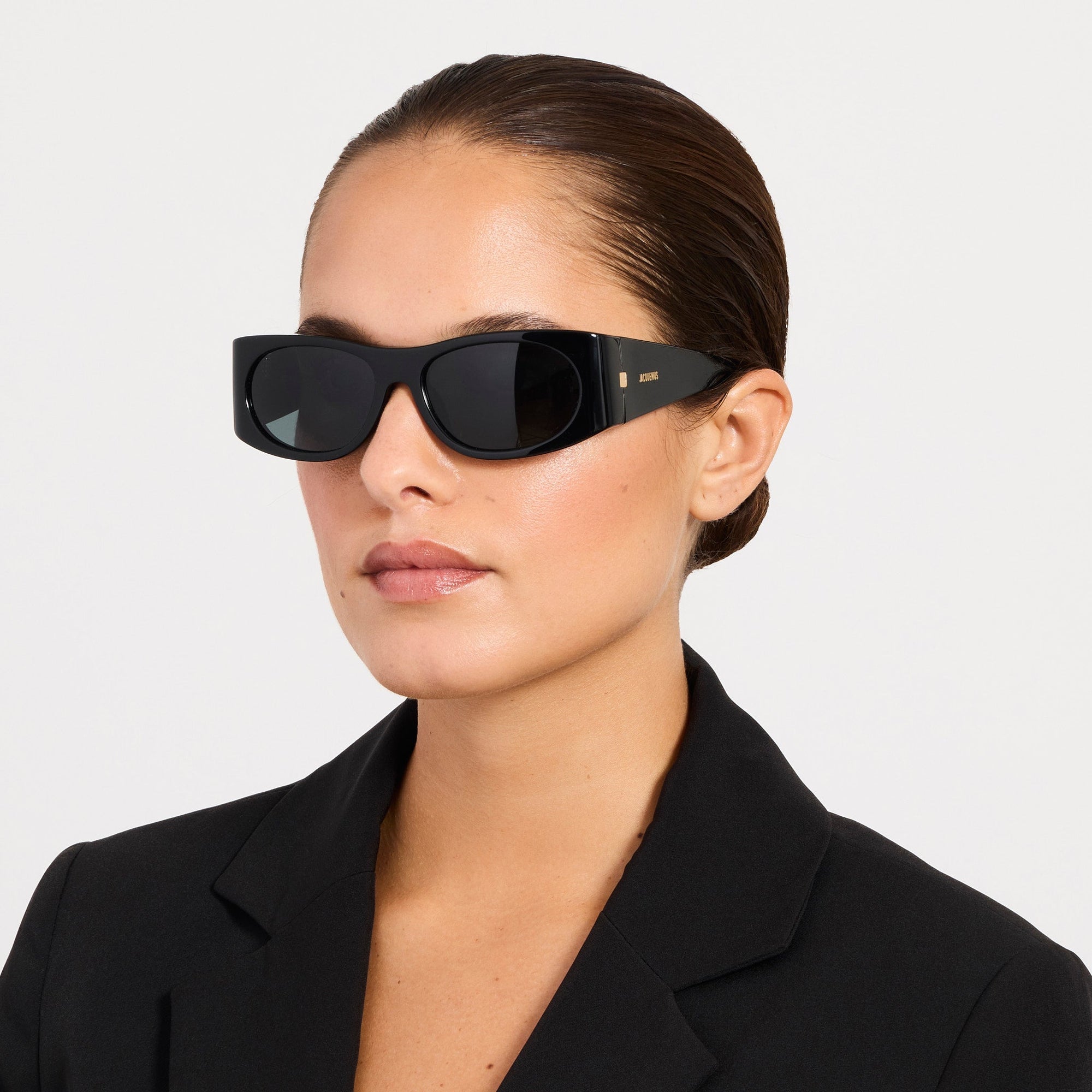 Plage Sunglasses in Black and Grey