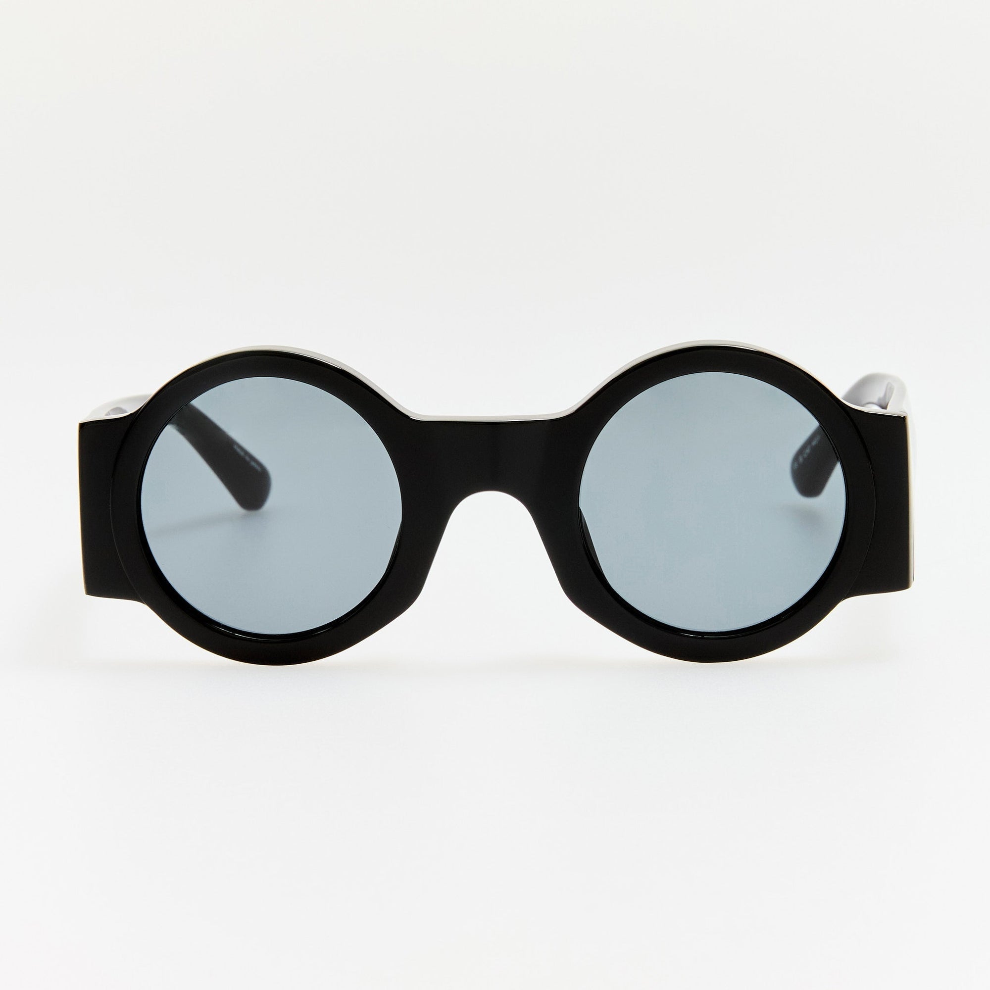 Round Sunglasses in Black