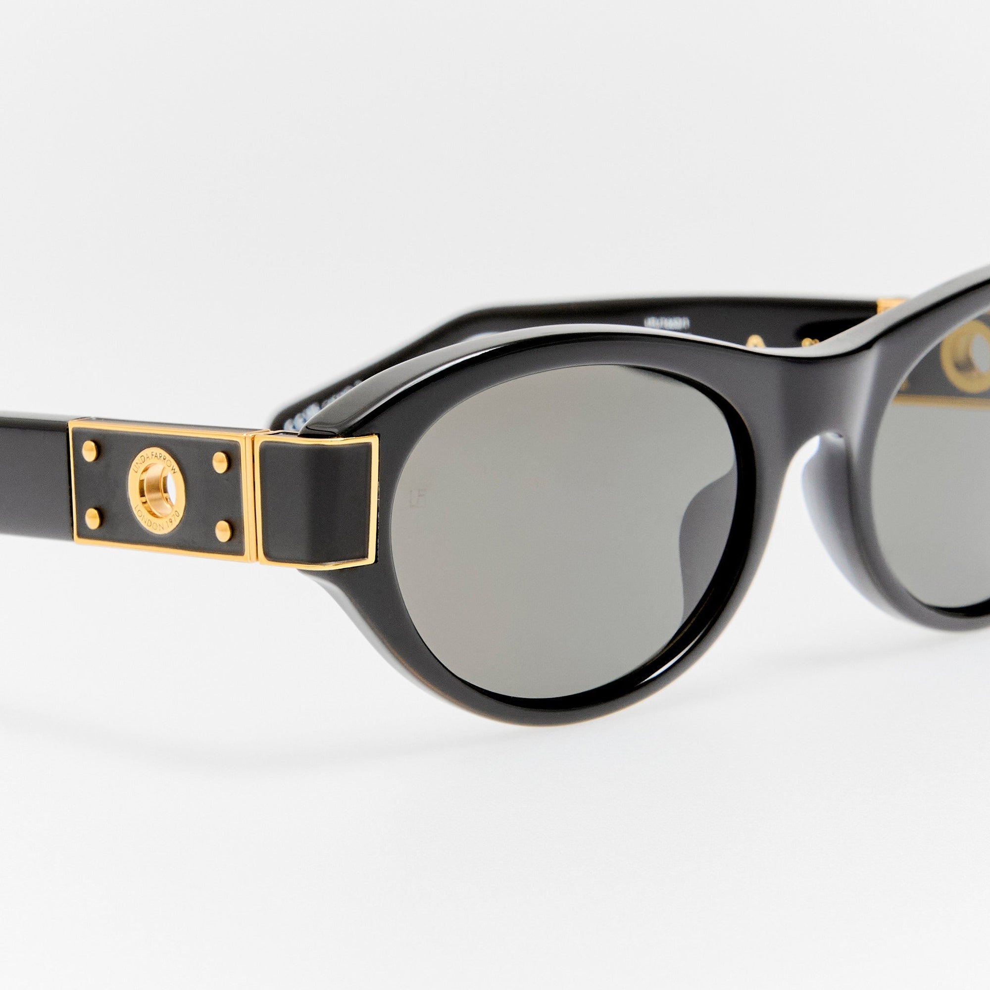 Sirena Sunglasses in Black