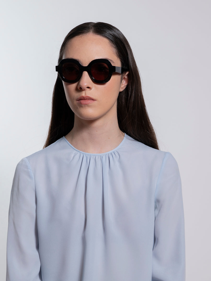 Catarina#black-solid_