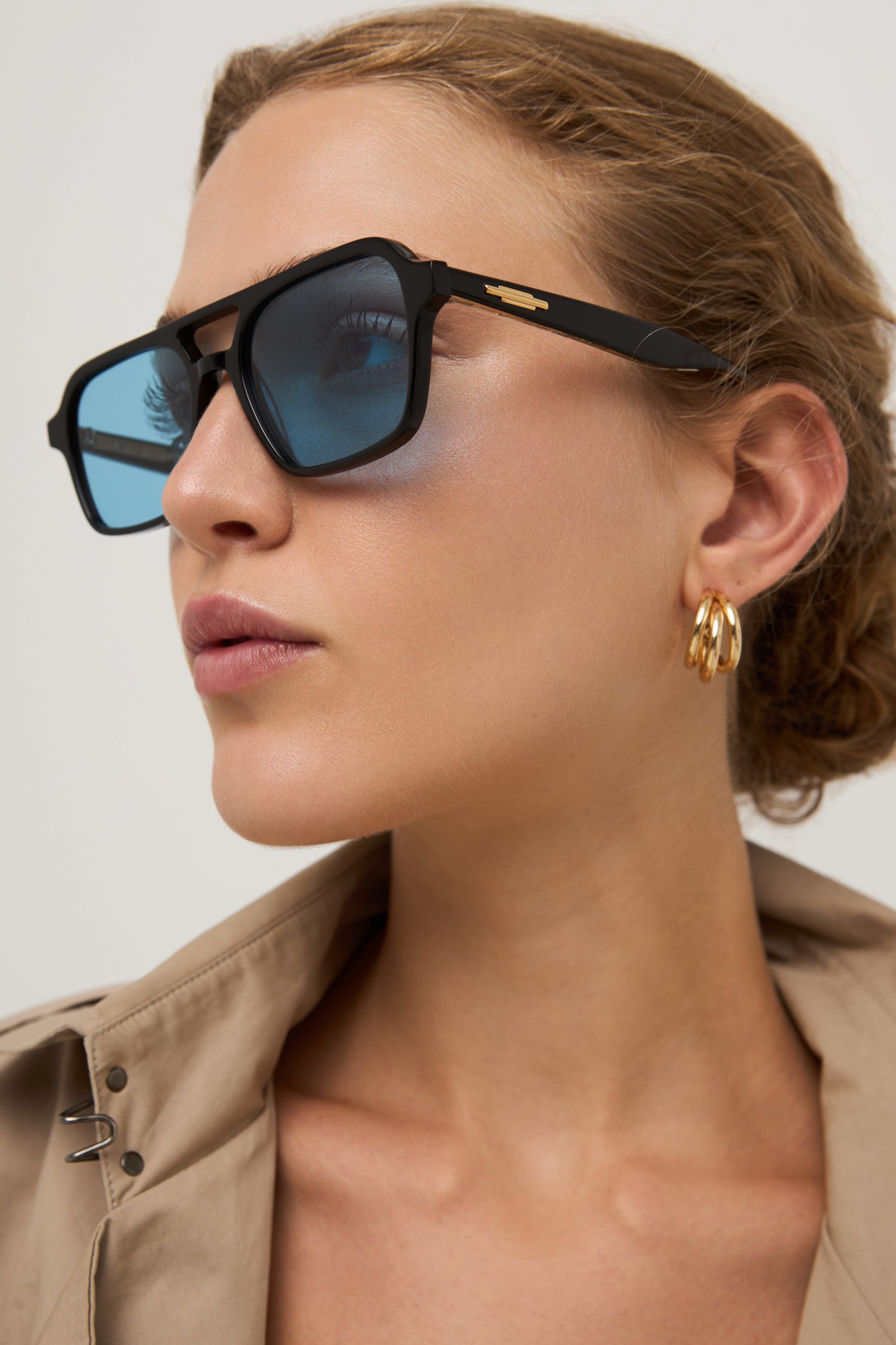 Waxy - Black - 33 Light Blue Gradient